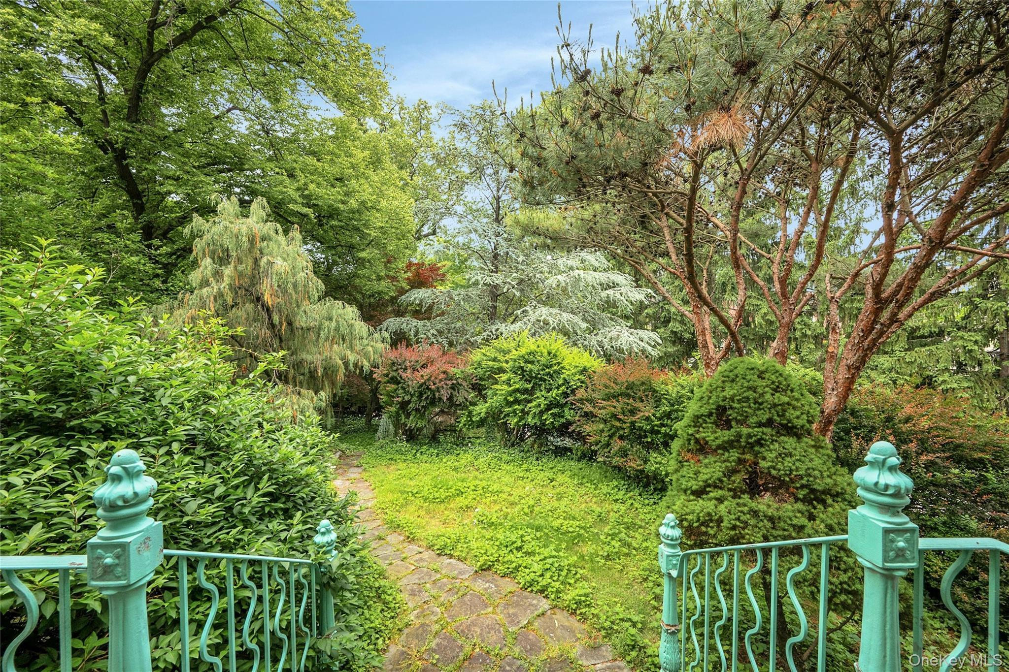 Single Family Independence  Bronx, NY 10471, MLS-892041-46