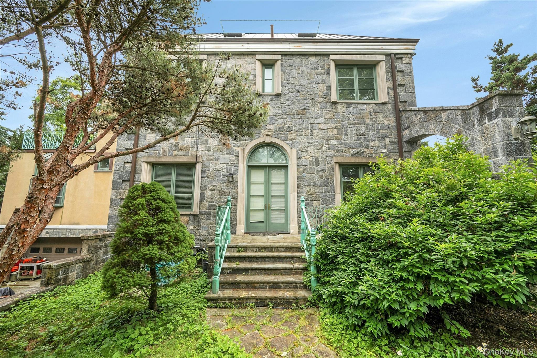 Single Family Independence  Bronx, NY 10471, MLS-892041-47