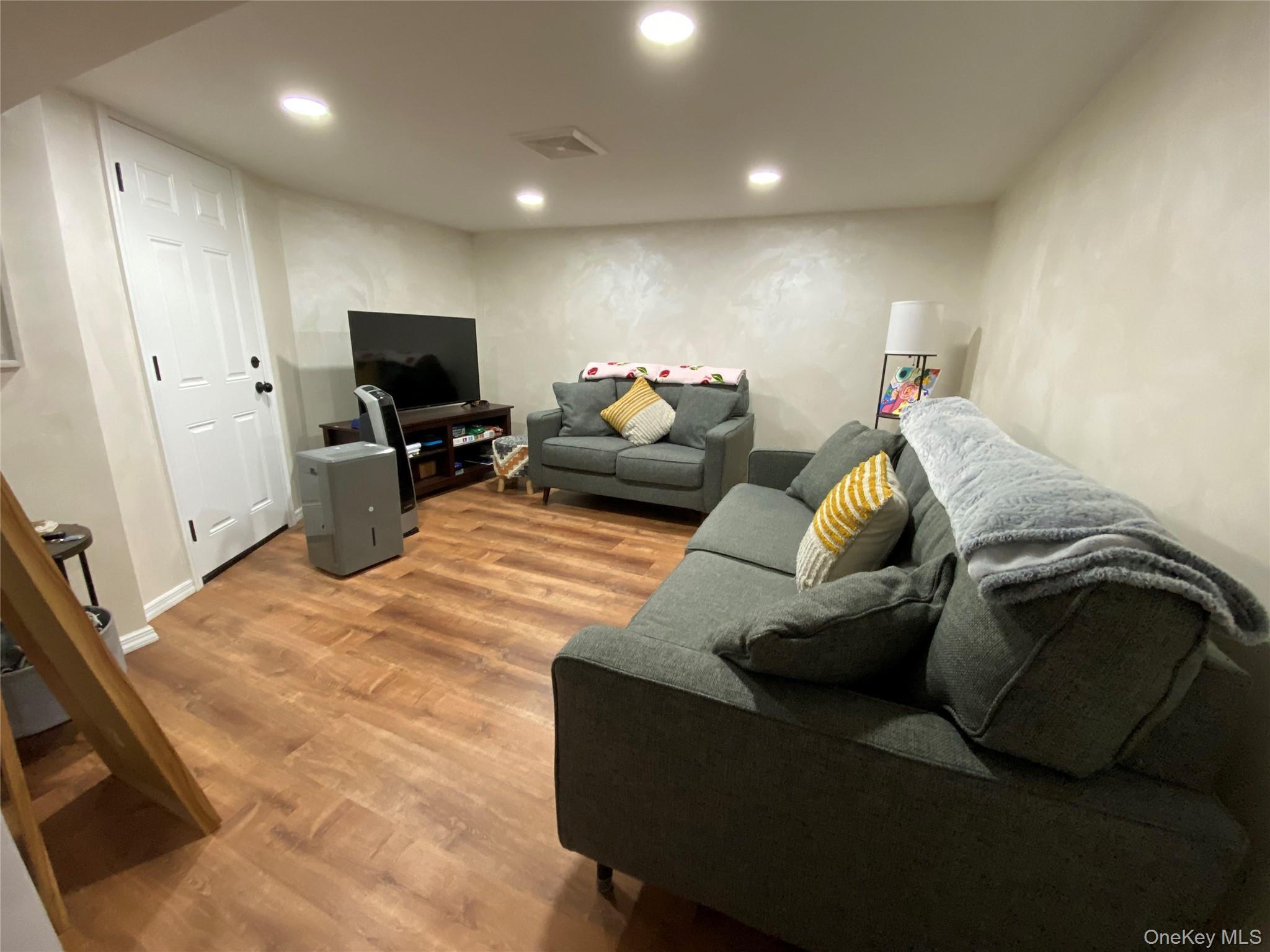 Single Family 77th Queens, NY 11421, MLS-892157-14