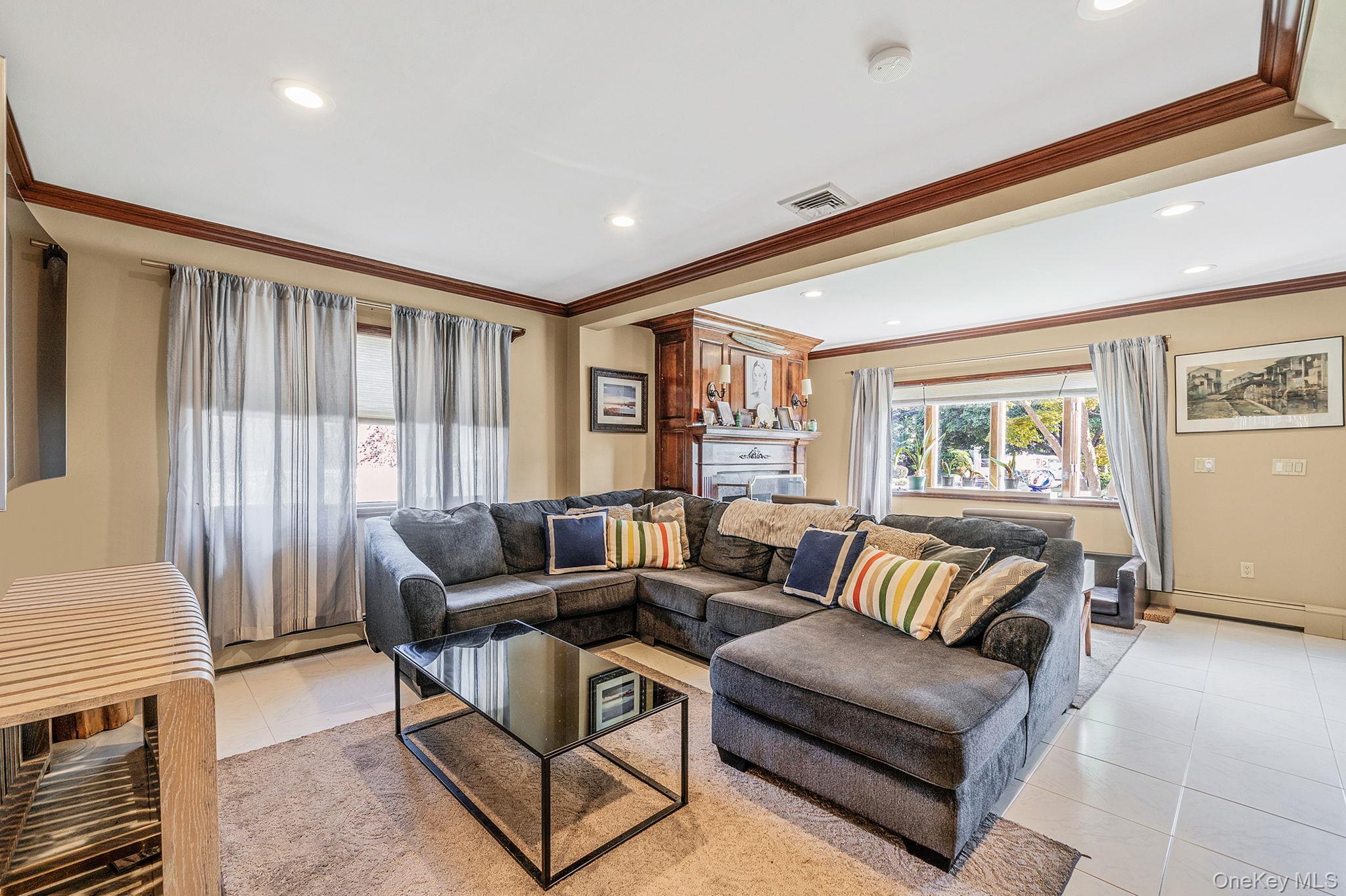 Single Family Nassau Nassau County, NY 11572, MLS-892198-11