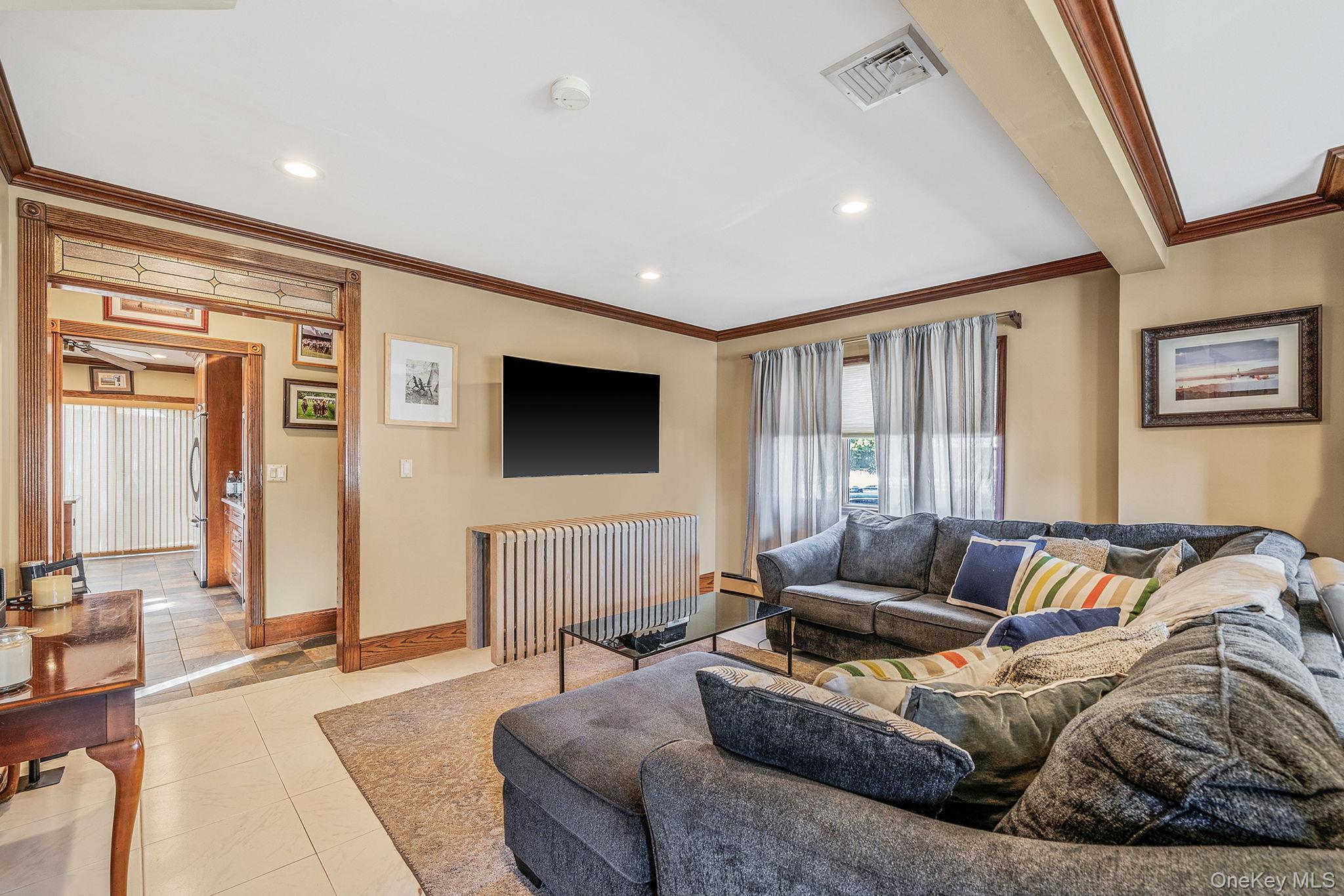 Single Family Nassau Nassau County, NY 11572, MLS-892198-12