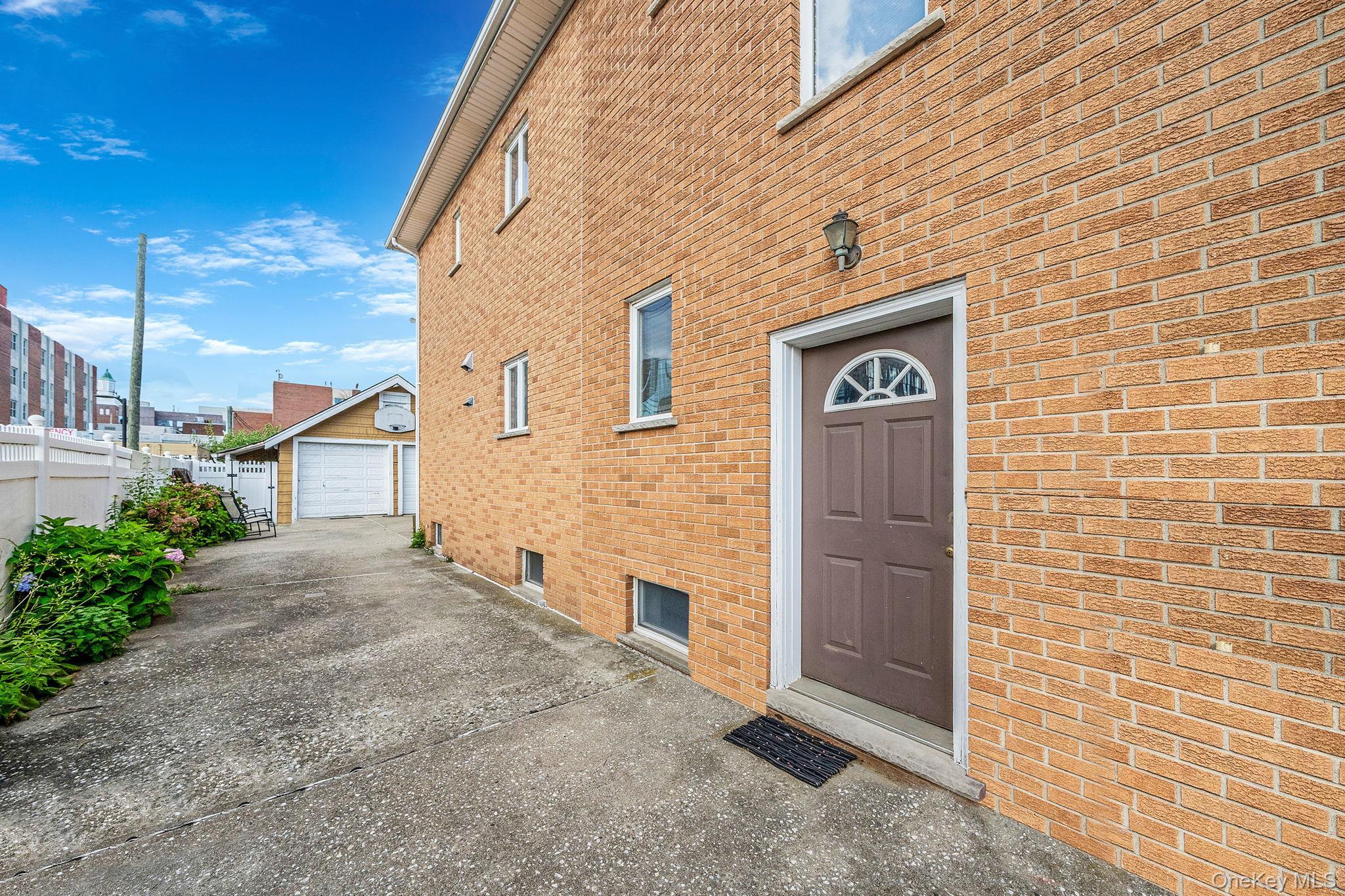 Single Family Nassau Nassau County, NY 11572, MLS-892198-23