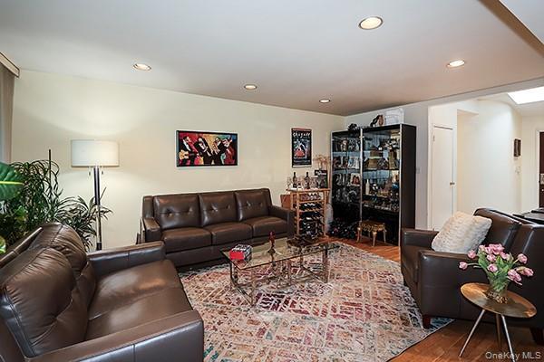 Single Family Harvard Nassau County, NY 11797, MLS-892205-10