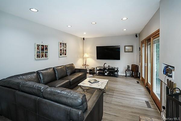 Single Family Harvard Nassau County, NY 11797, MLS-892205-15