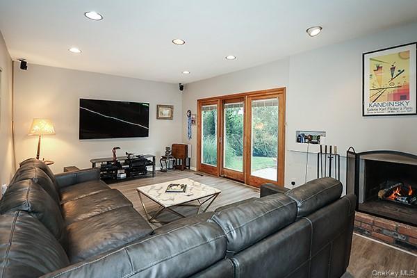 Single Family Harvard Nassau County, NY 11797, MLS-892205-16