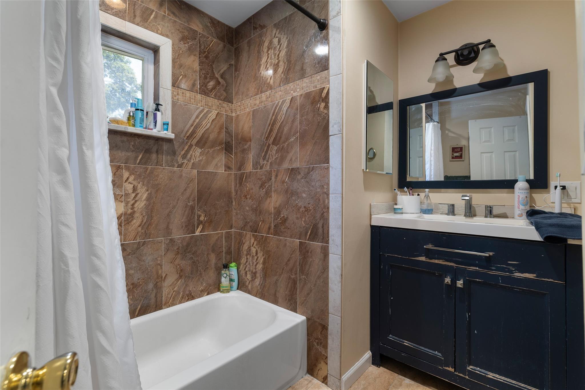 Single Family Dunton  Suffolk County, NY 11772, MLS-892217-10