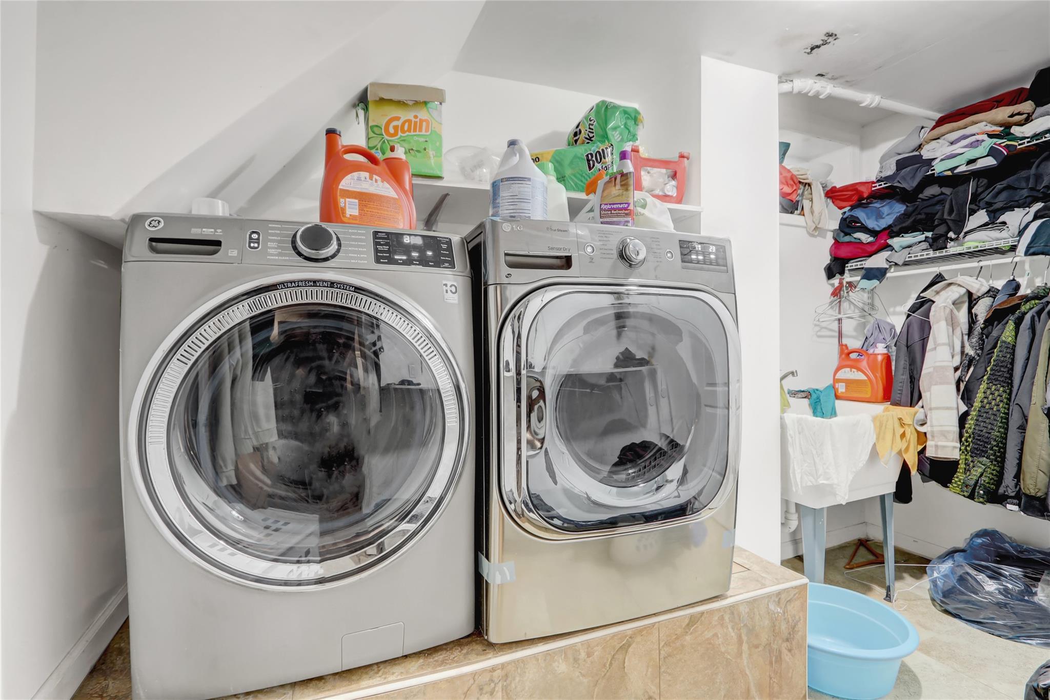 Single Family 169th Street  Queens, NY 11432, MLS-892244-21