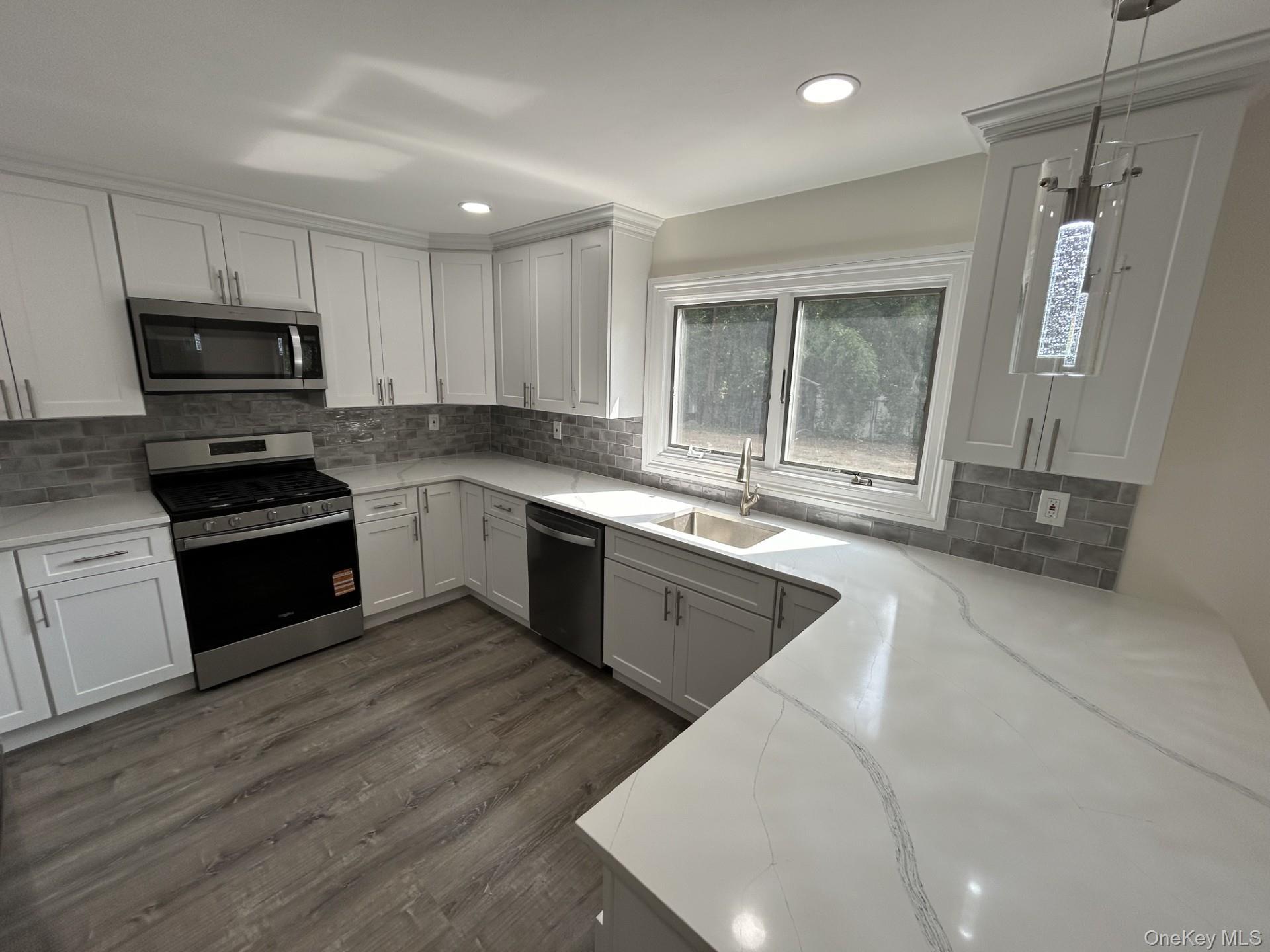 Single Family Poplar Suffolk County, NY 11764, MLS-892267-2