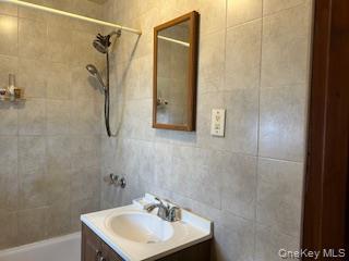 Single Family Grand Avenue Queens, NY 11378, MLS-892320-8