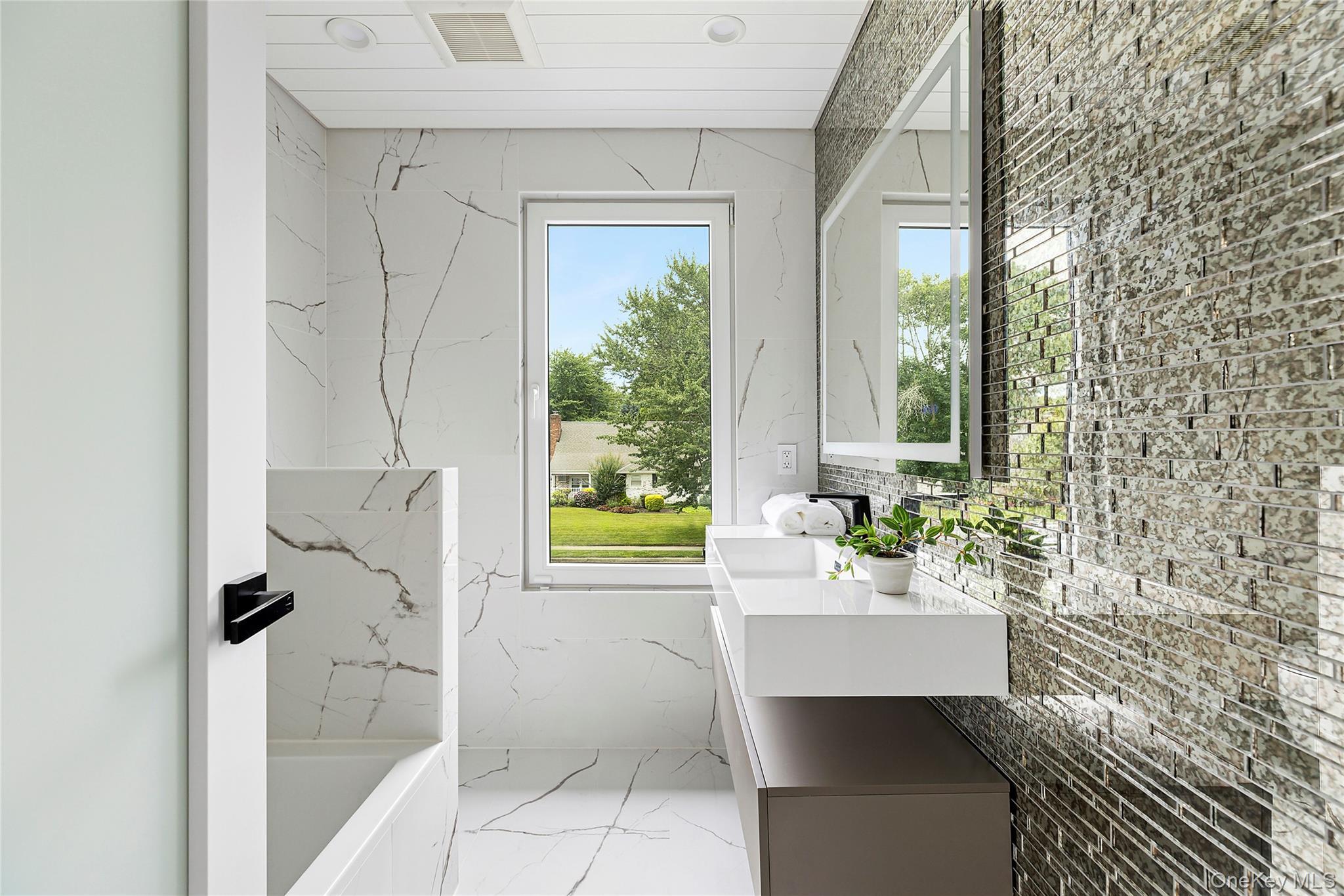 Single Family Arthur Nassau County, NY 11530, MLS-892323-16