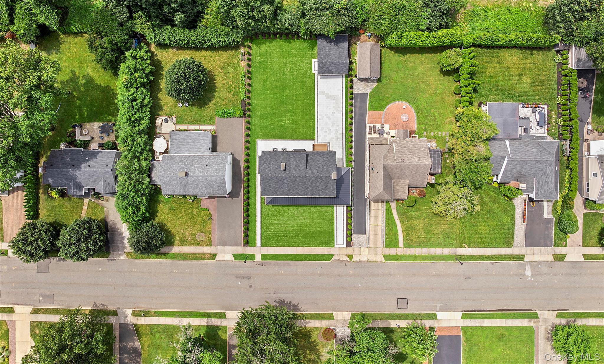 Single Family Arthur Nassau County, NY 11530, MLS-892323-29