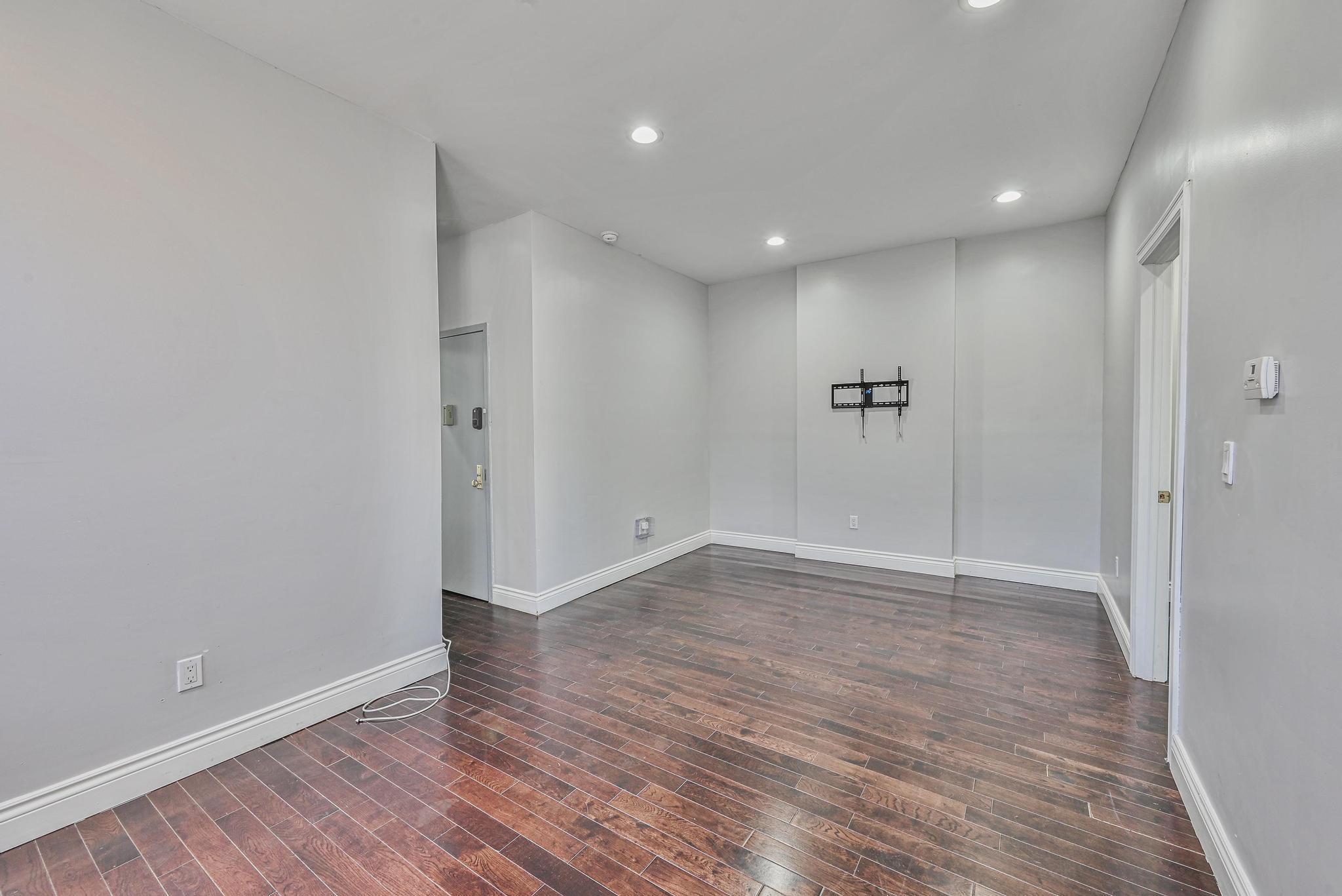 Single Family 35th Queens, NY 11101, MLS-892367-7