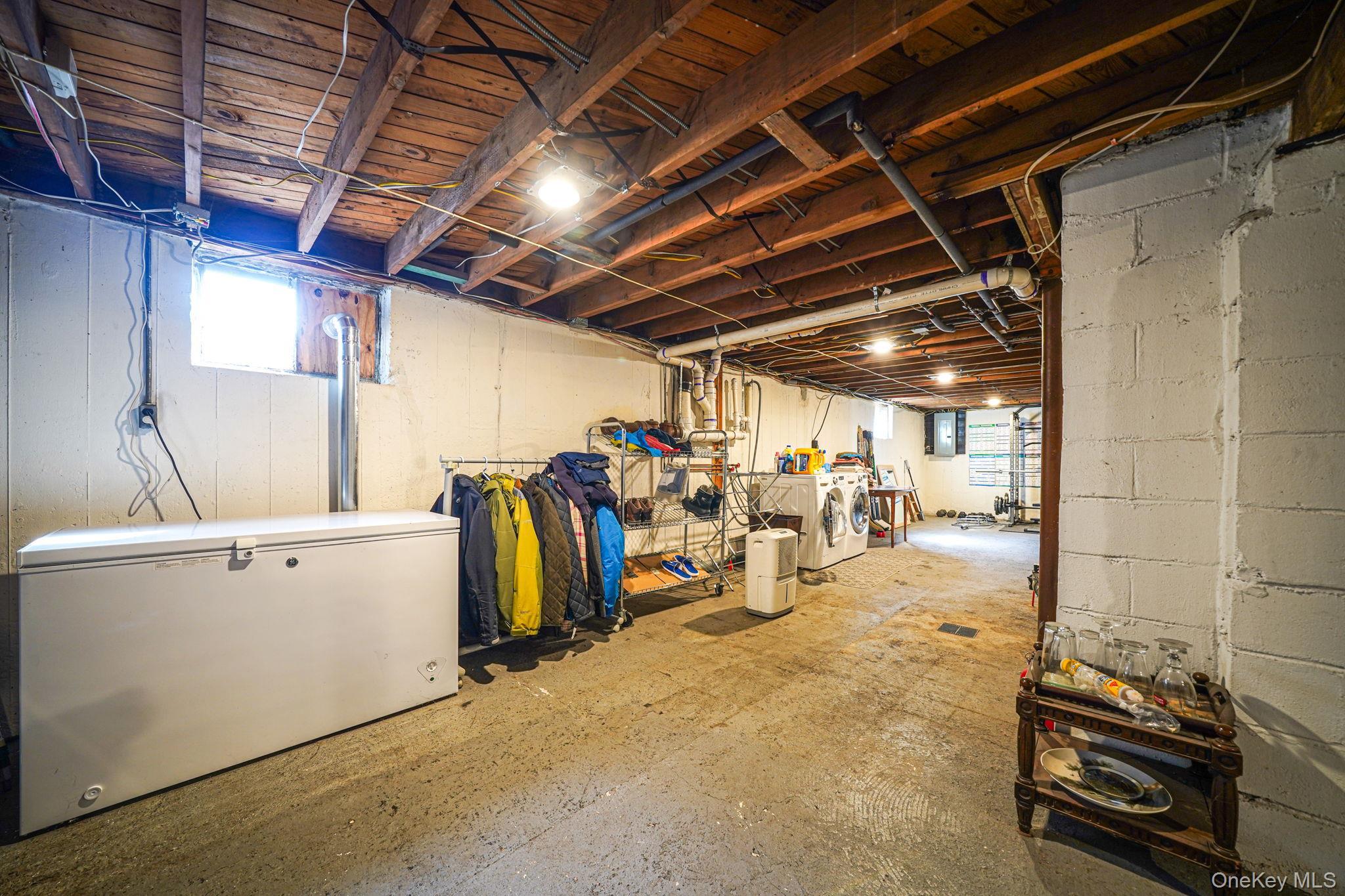 Single Family Scott  Suffolk County, NY 11747, MLS-892380-31