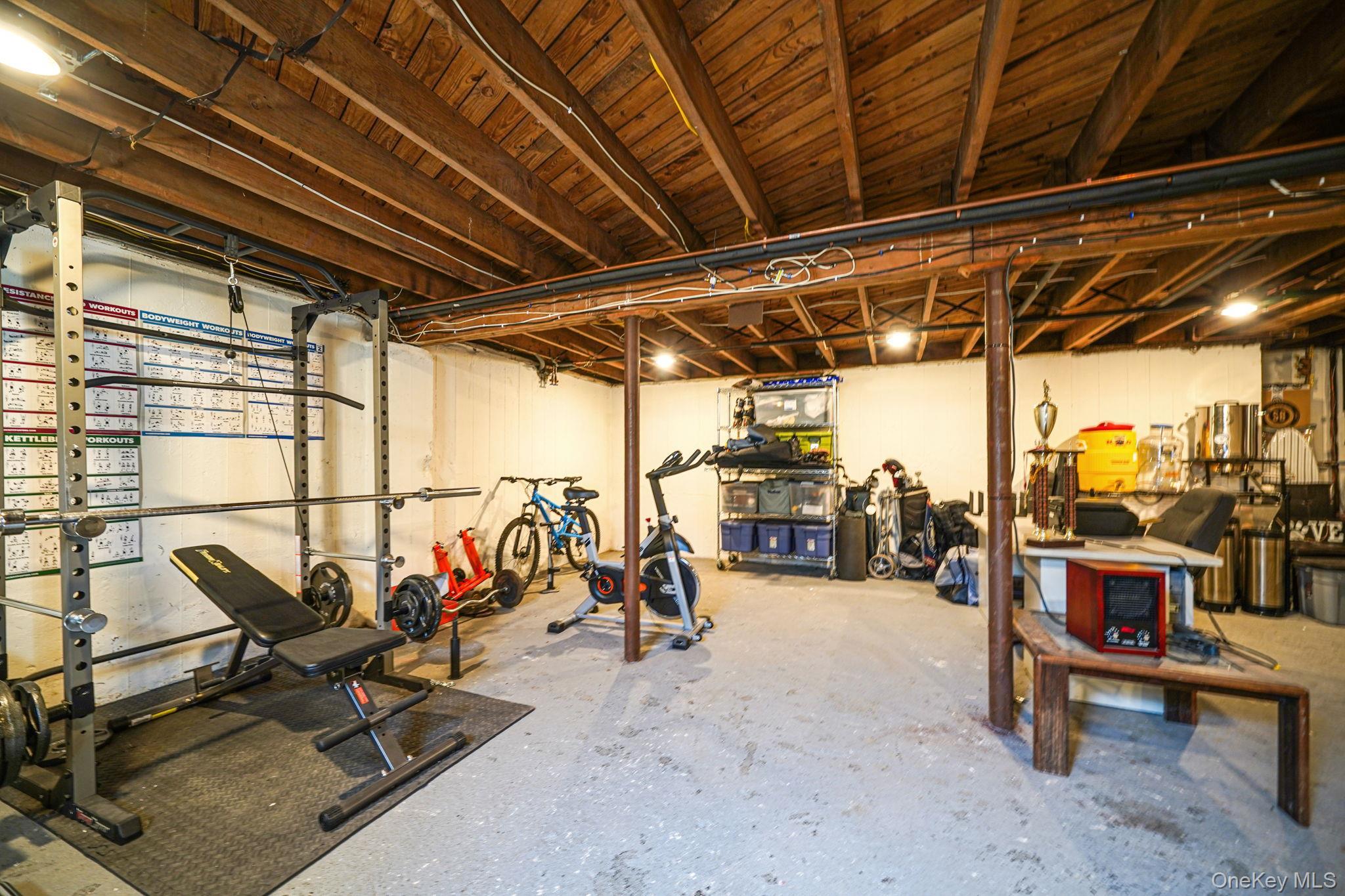 Single Family Scott  Suffolk County, NY 11747, MLS-892380-33