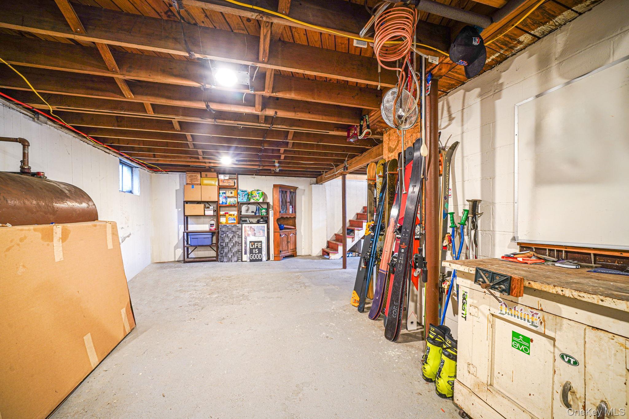 Single Family Scott  Suffolk County, NY 11747, MLS-892380-34