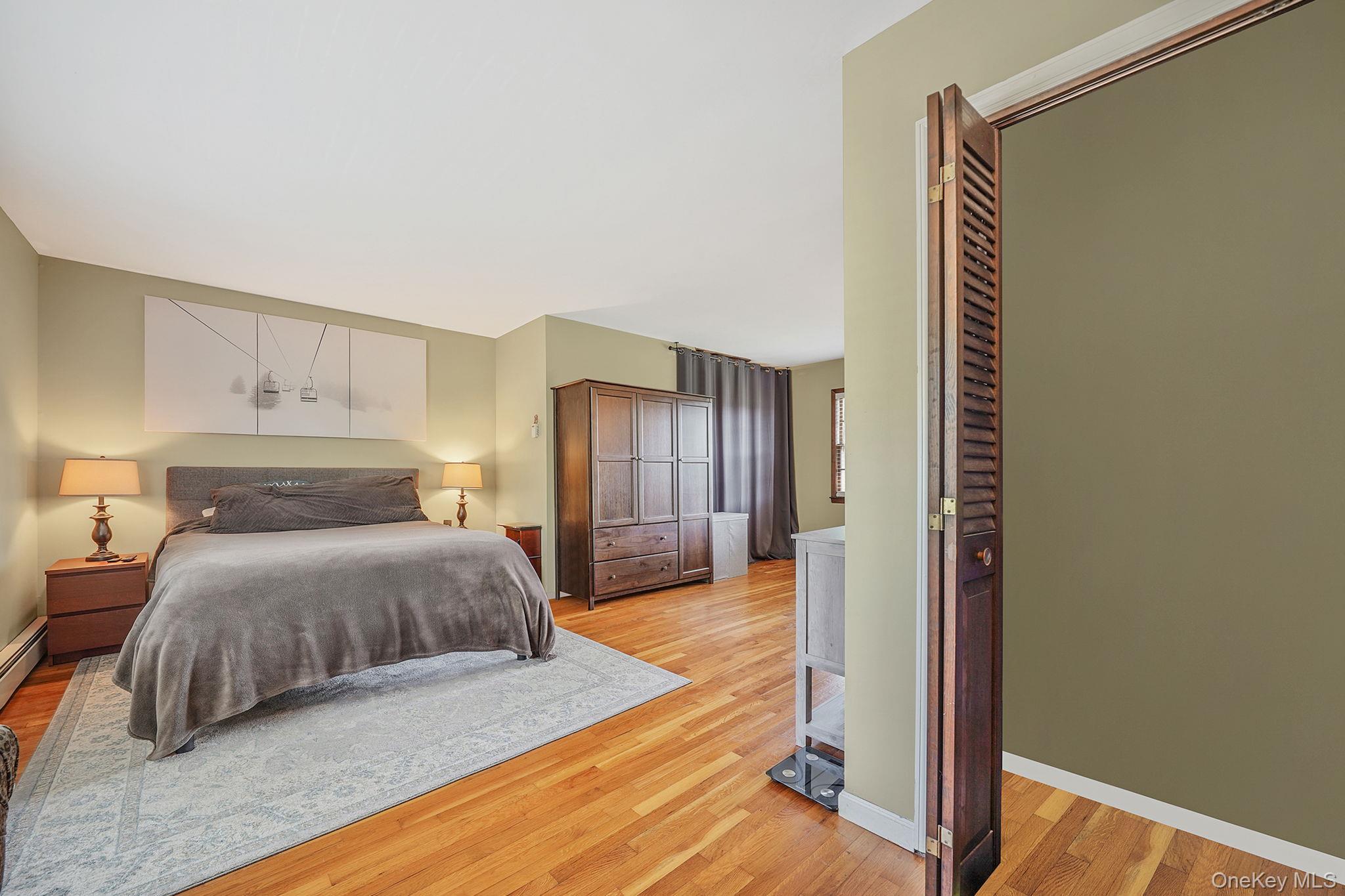 Single Family Scott  Suffolk County, NY 11747, MLS-892380-35