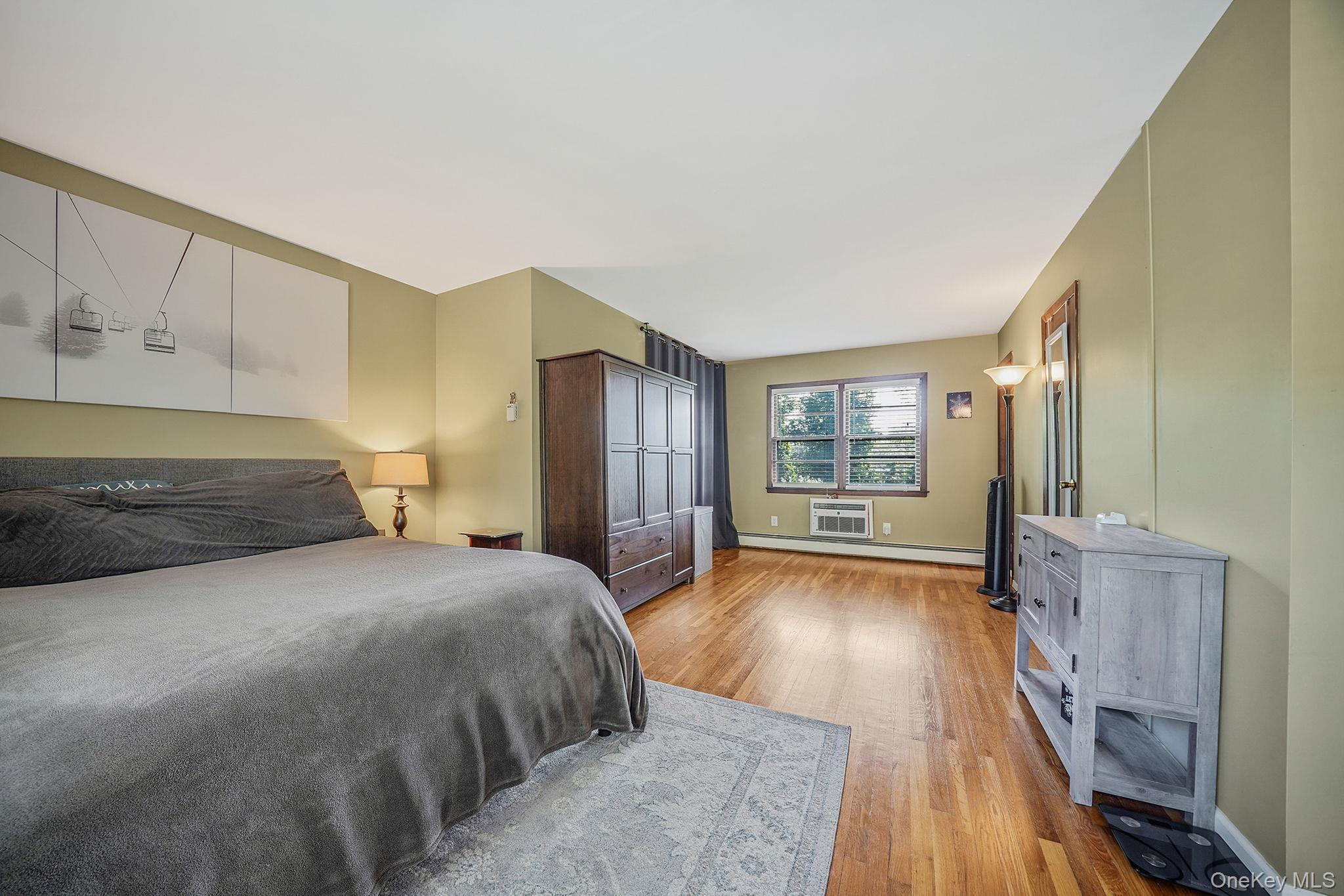 Single Family Scott  Suffolk County, NY 11747, MLS-892380-37