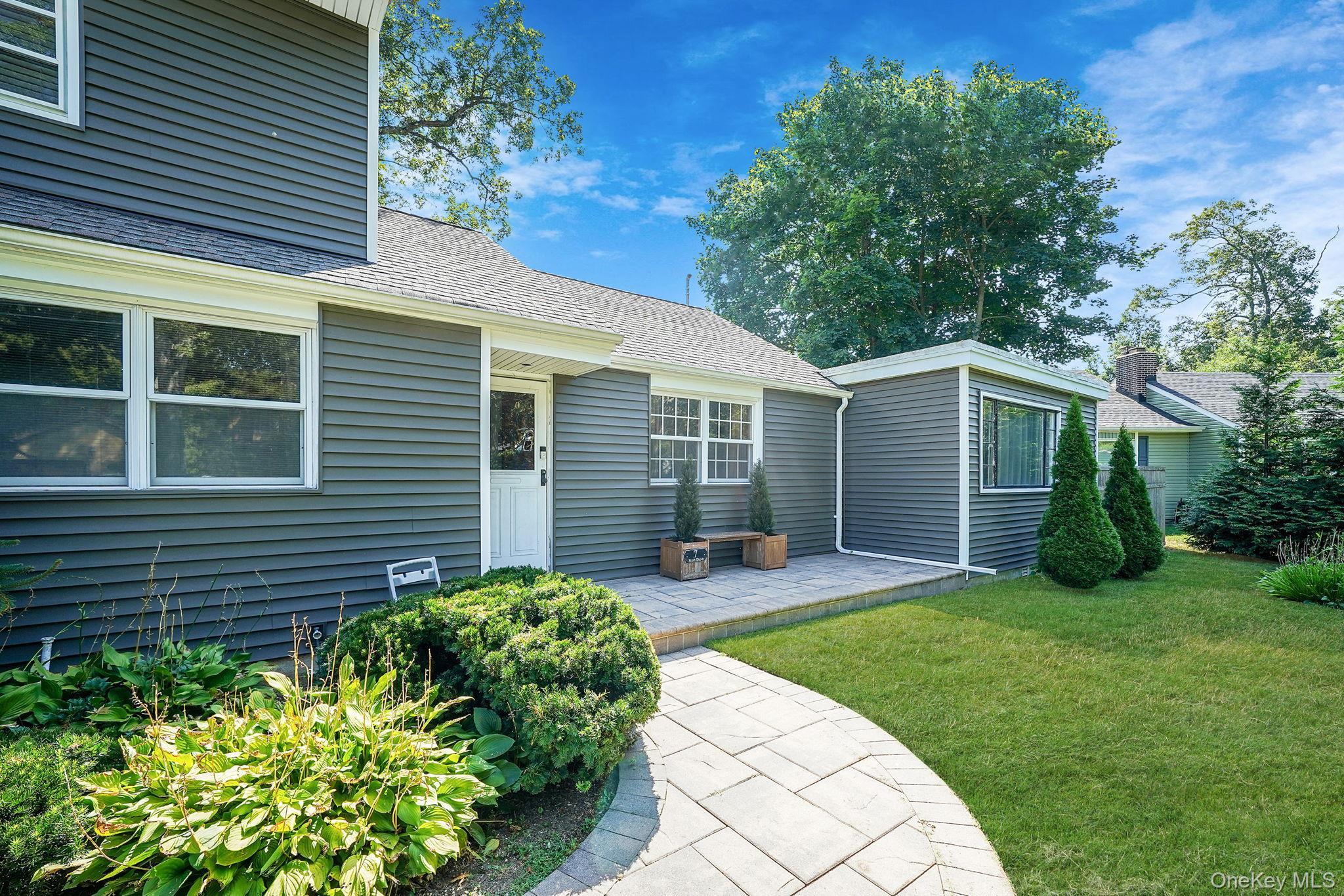 Single Family Scott  Suffolk County, NY 11747, MLS-892380-4