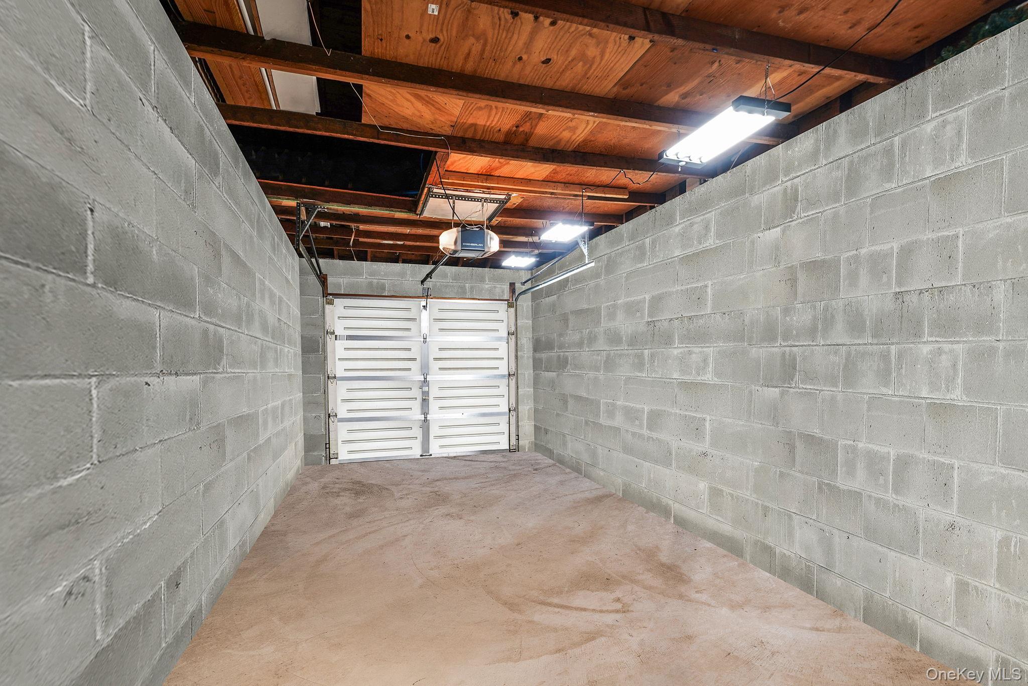 Single Family Scott  Suffolk County, NY 11747, MLS-892380-5