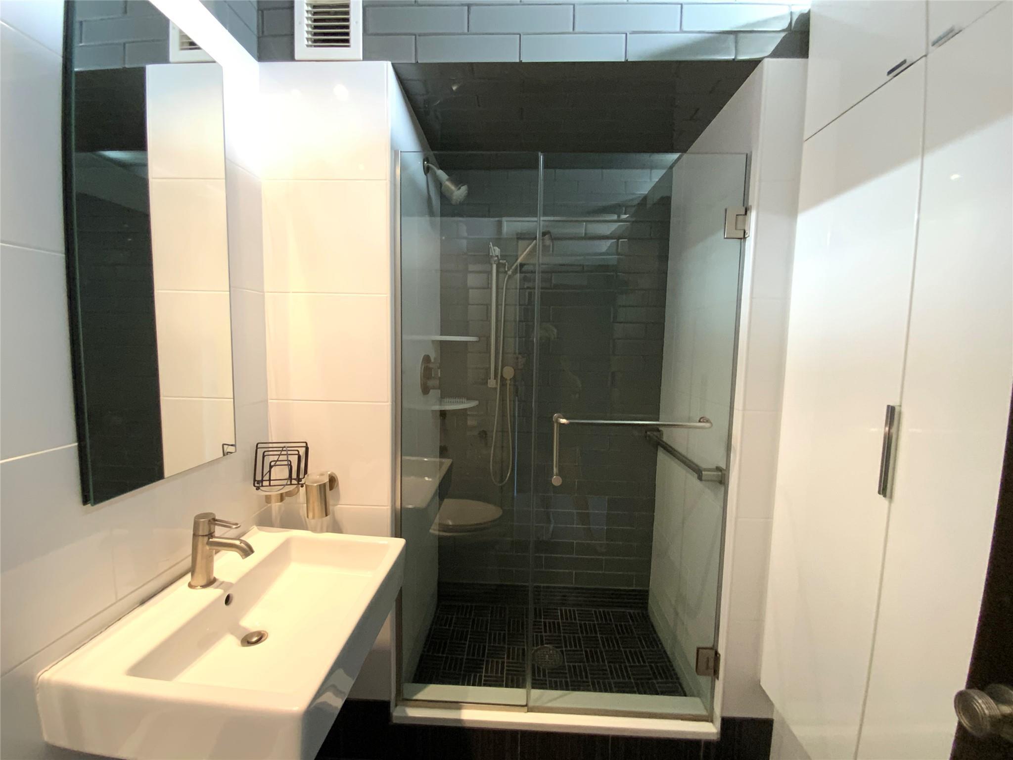Coop Grand Central  Queens, NY 11005, MLS-892402-19