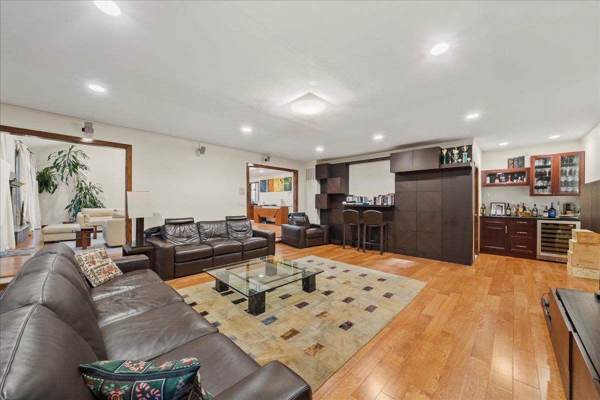 Condo Morley  Nassau County, NY 11507, MLS-892427-11