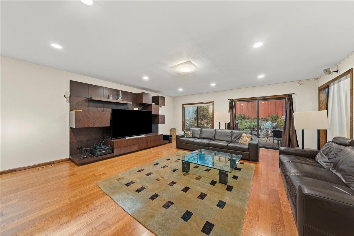 Condo Morley  Nassau County, NY 11507, MLS-892427-13