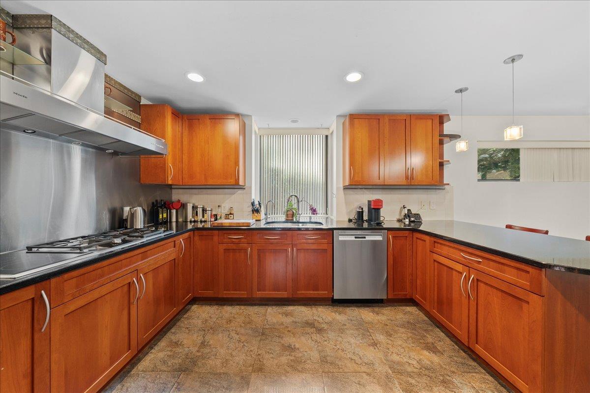 Condo Morley  Nassau County, NY 11507, MLS-892427-18