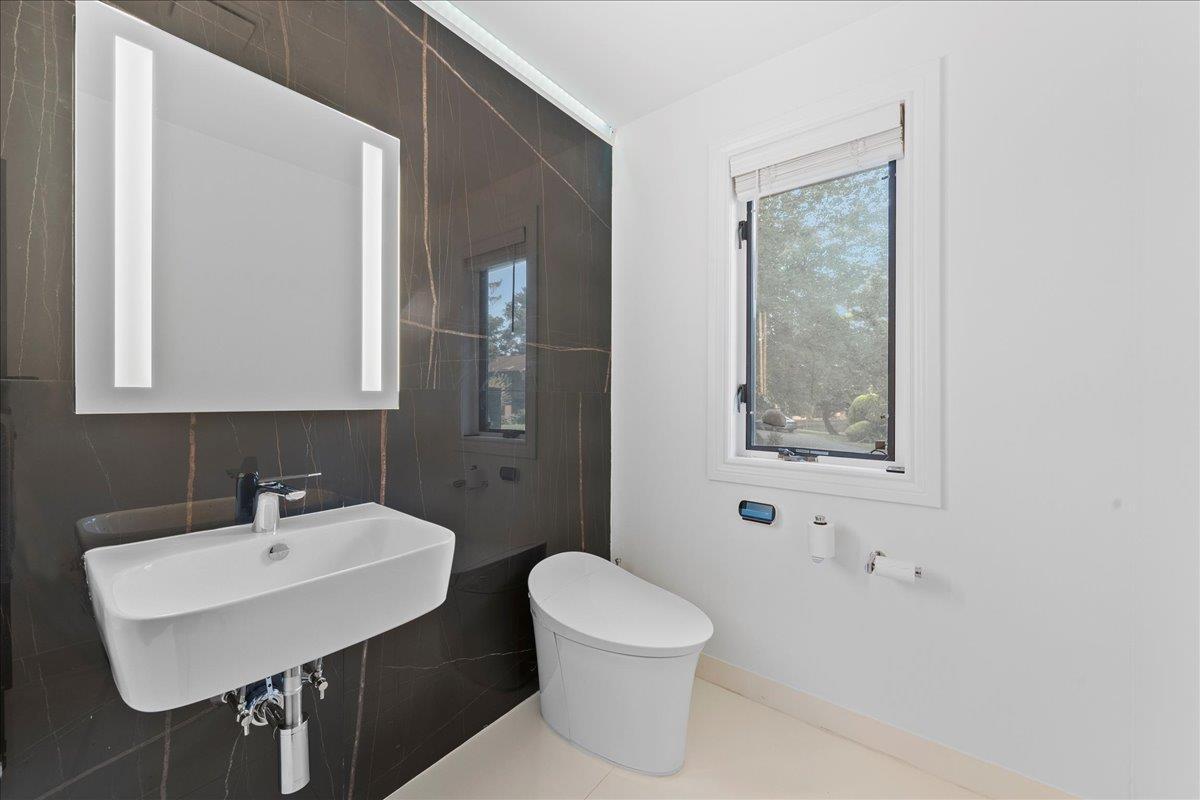Condo Morley  Nassau County, NY 11507, MLS-892427-24