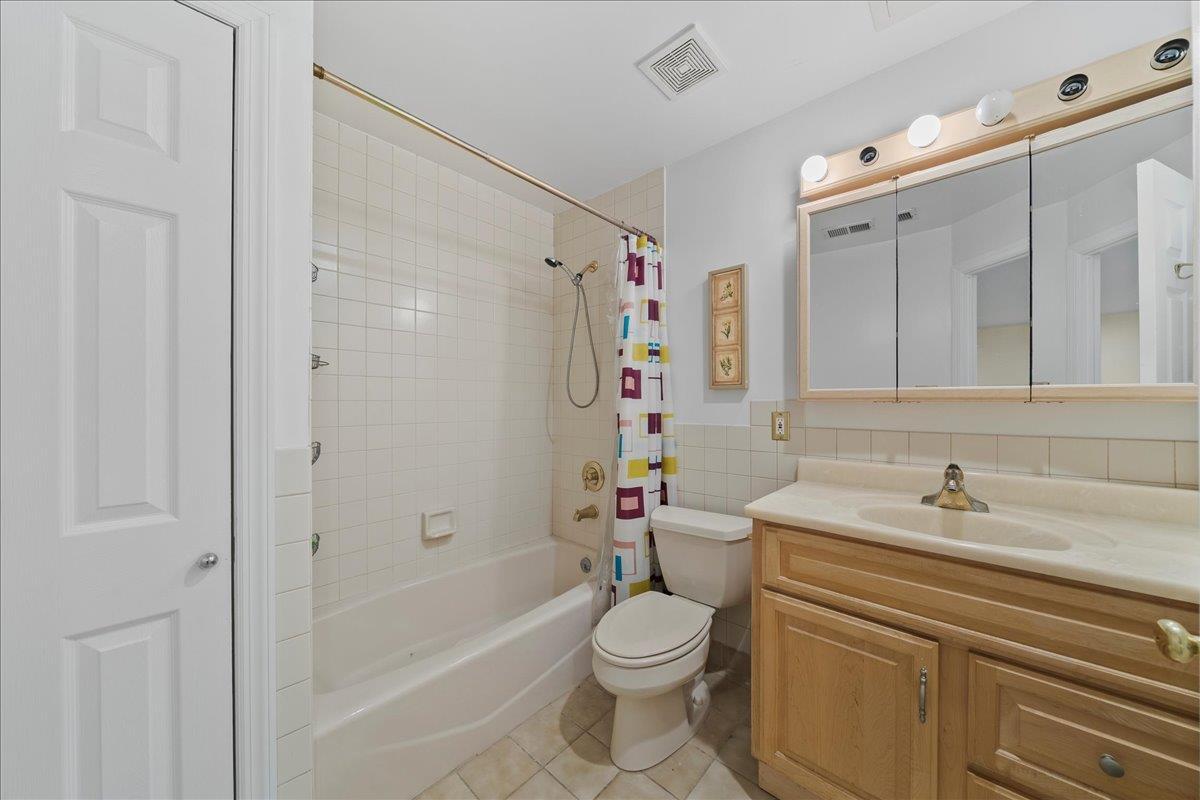 Condo Morley  Nassau County, NY 11507, MLS-892427-27