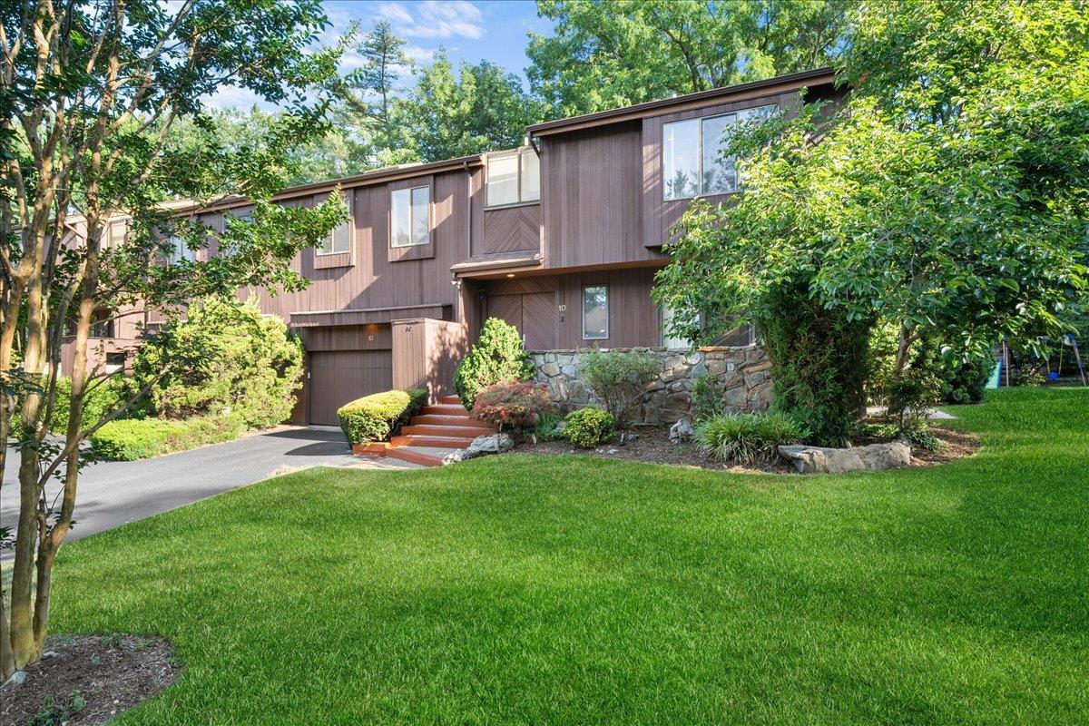 Condo Morley  Nassau County, NY 11507, MLS-892427-3
