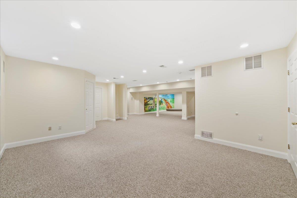 Condo Morley  Nassau County, NY 11507, MLS-892427-31