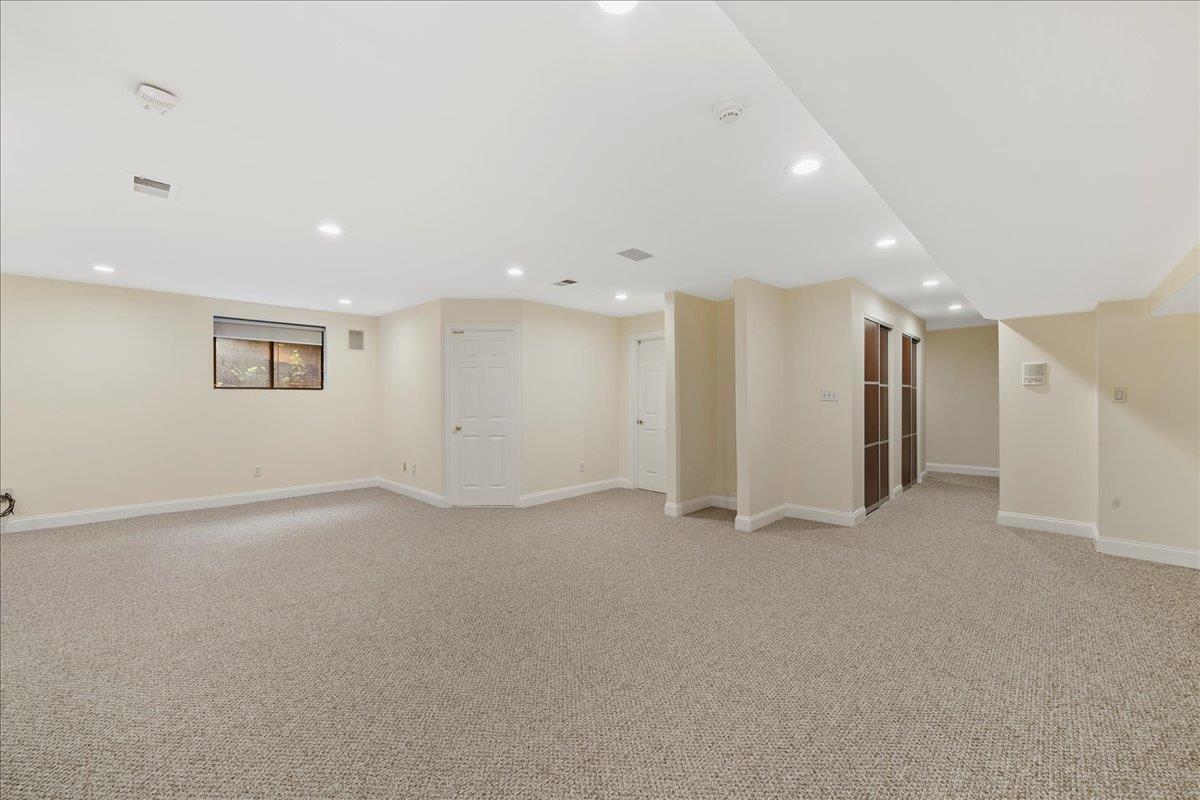 Condo Morley  Nassau County, NY 11507, MLS-892427-34