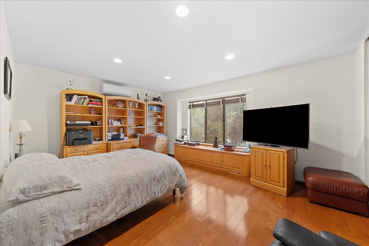 Condo Morley  Nassau County, NY 11507, MLS-892427-35