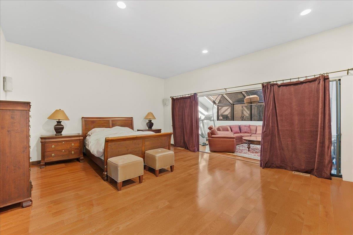 Condo Morley  Nassau County, NY 11507, MLS-892427-42