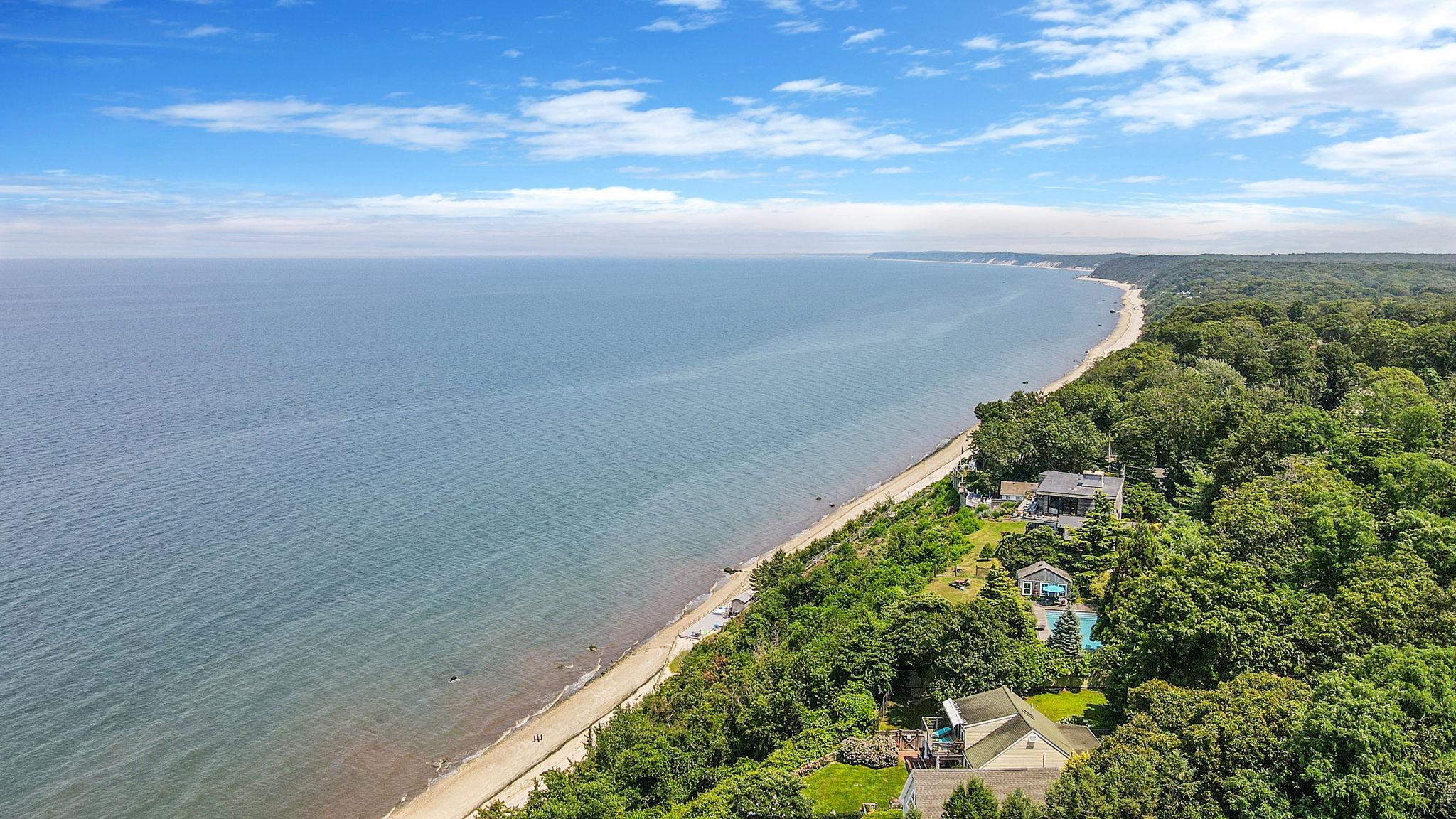 Single Family Cherry Suffolk County, NY 11792, MLS-892435-40