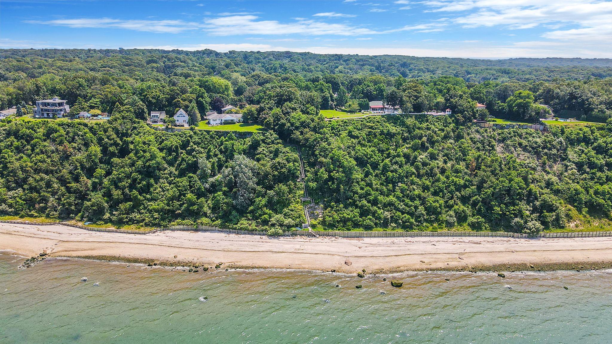 Single Family Cherry Suffolk County, NY 11792, MLS-892435-41