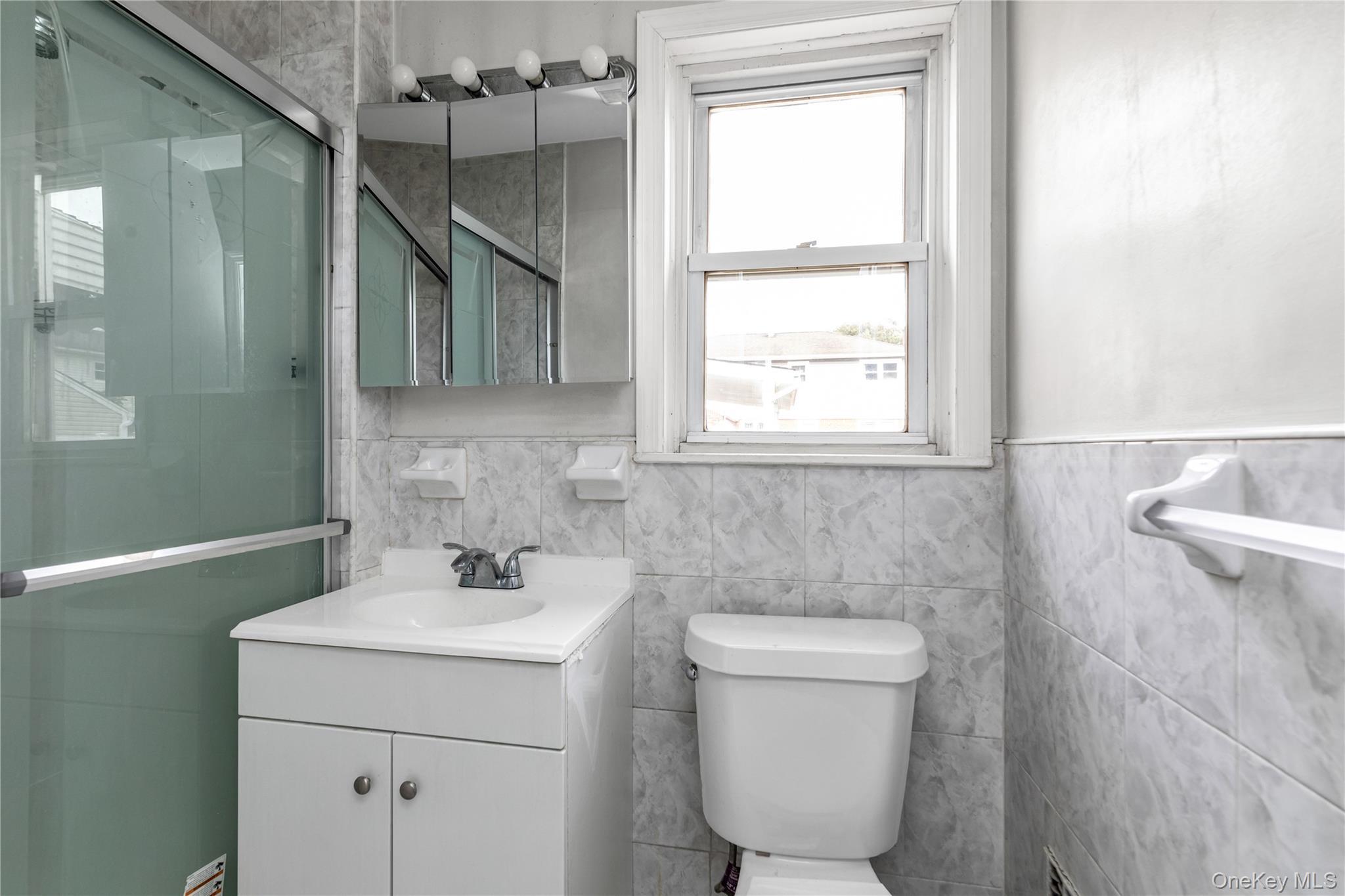 Single Family Litchfield Nassau County, NY 11003, MLS-892483-14