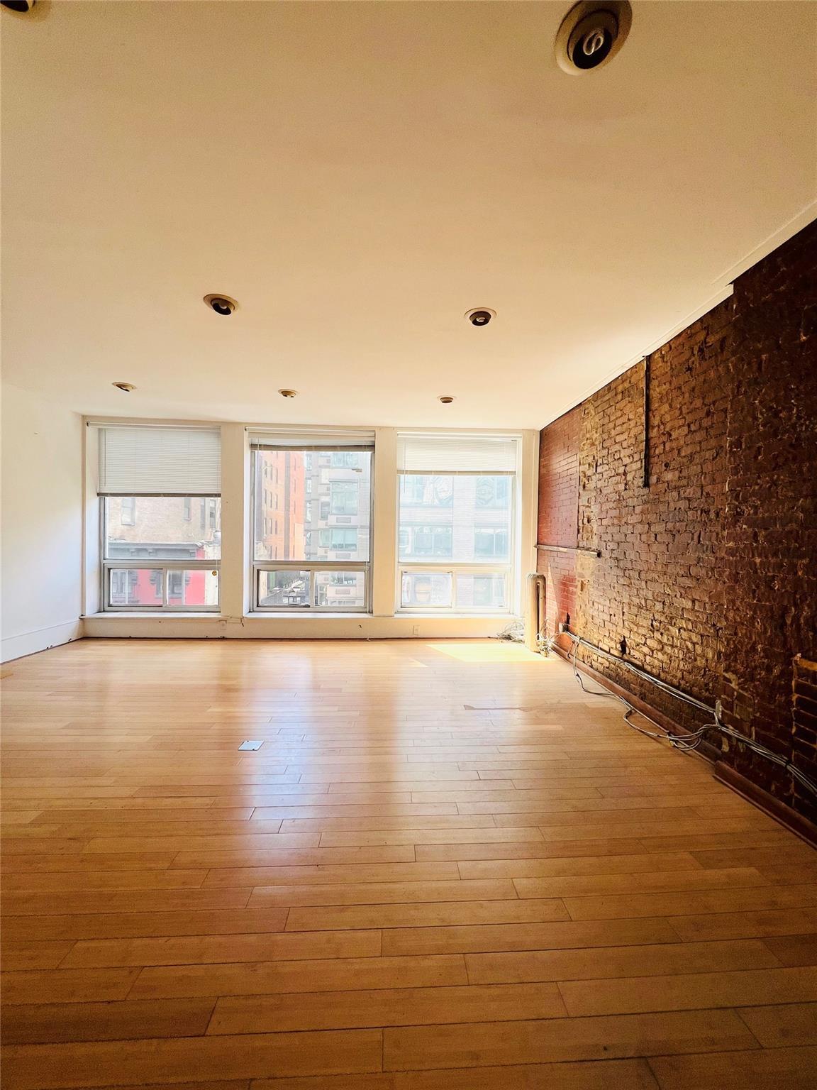 Commercial Lease 28  Manhattan, NY 10001, MLS-892519-3