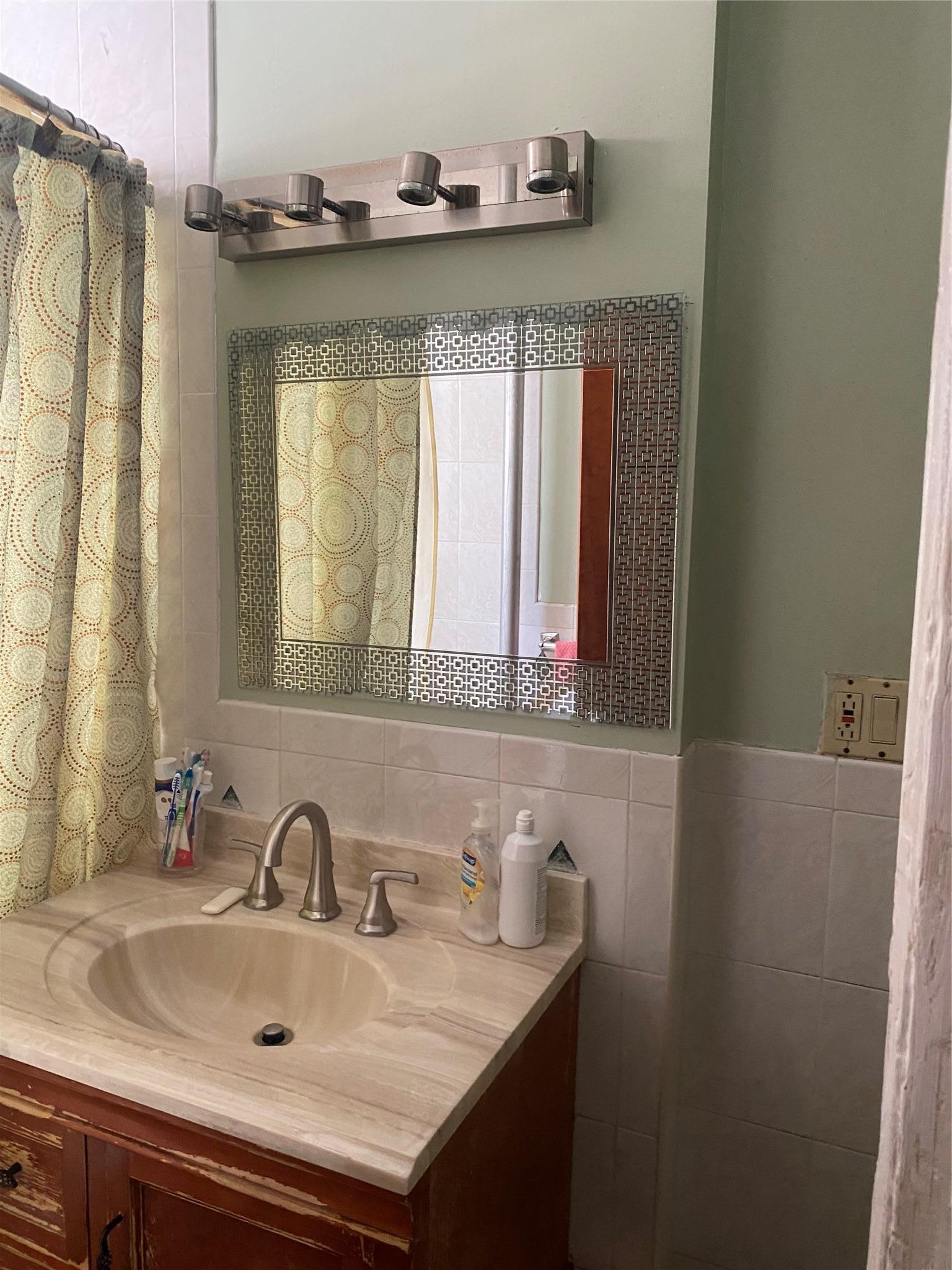 Single Family Fteley  Bronx, NY 10472, MLS-892558-10