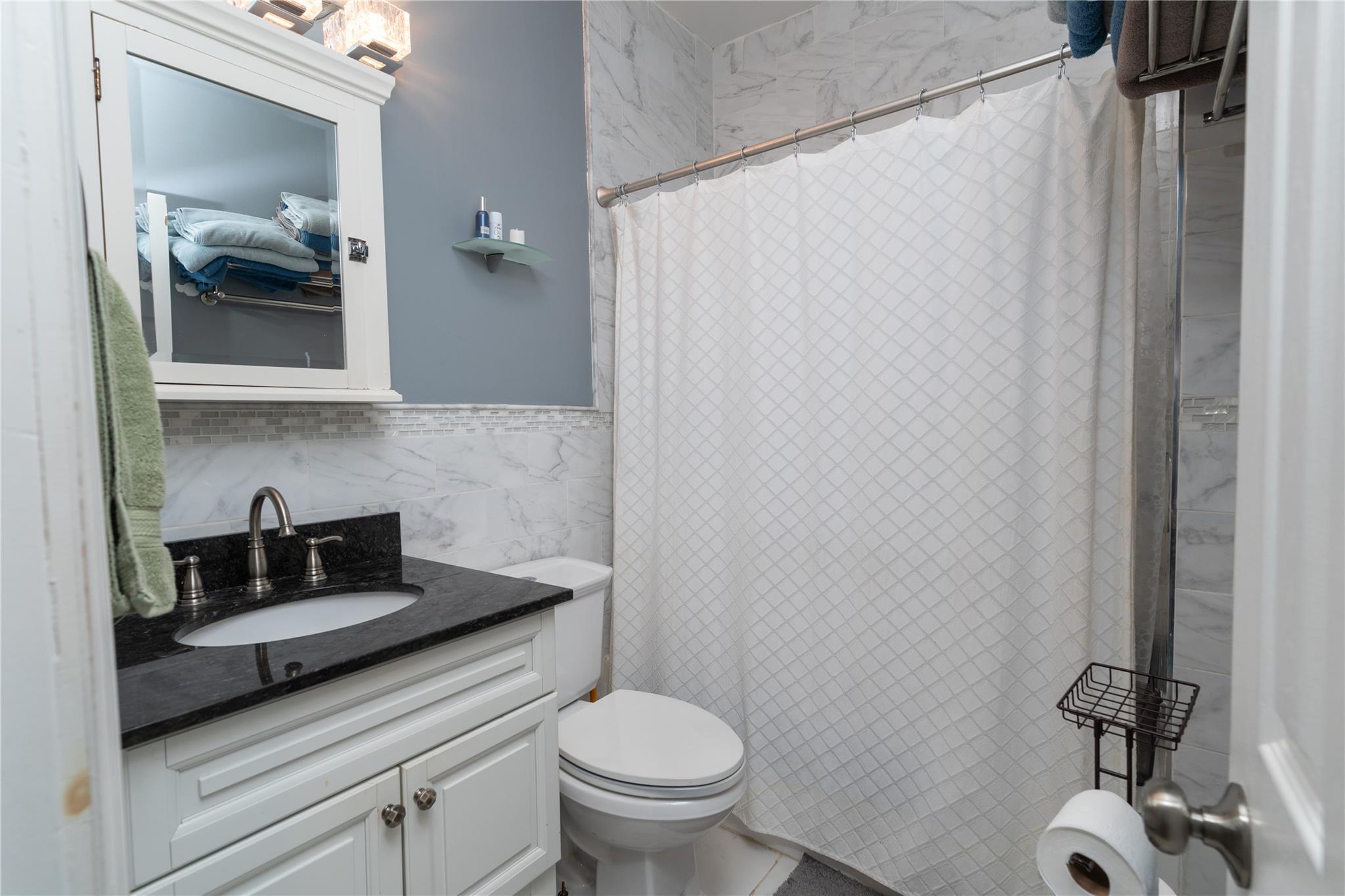 Single Family Prentiss  Bronx, NY 10465, MLS-892583-7