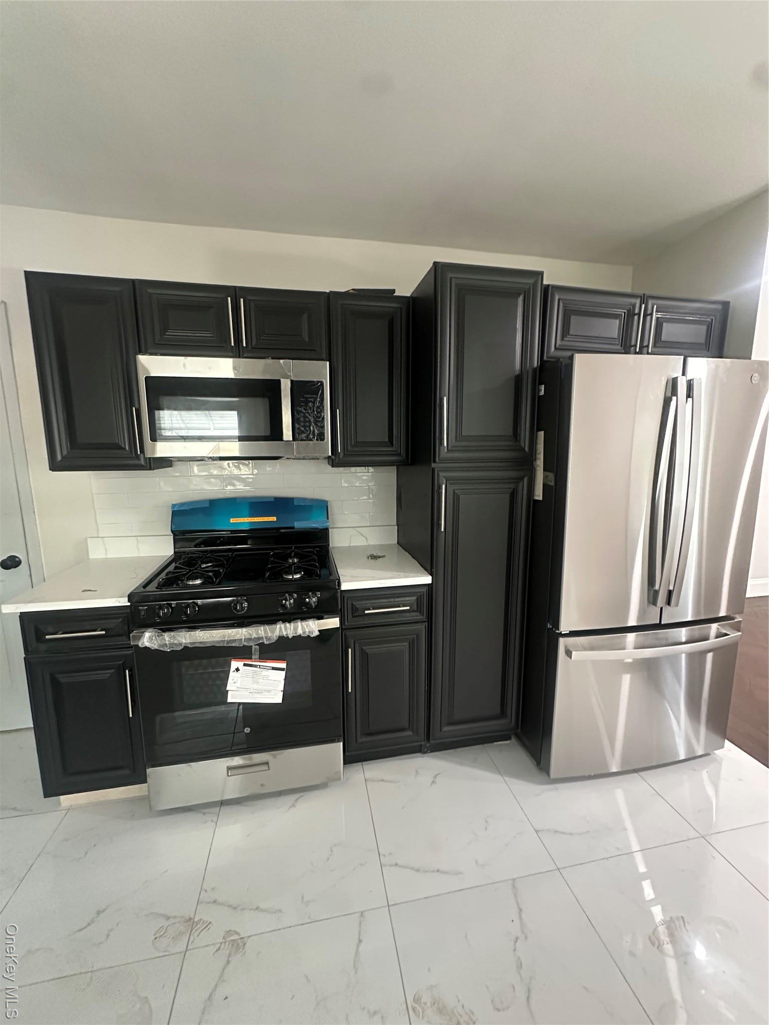 Single Family 225th Street  Queens, NY 11413, MLS-892714-7