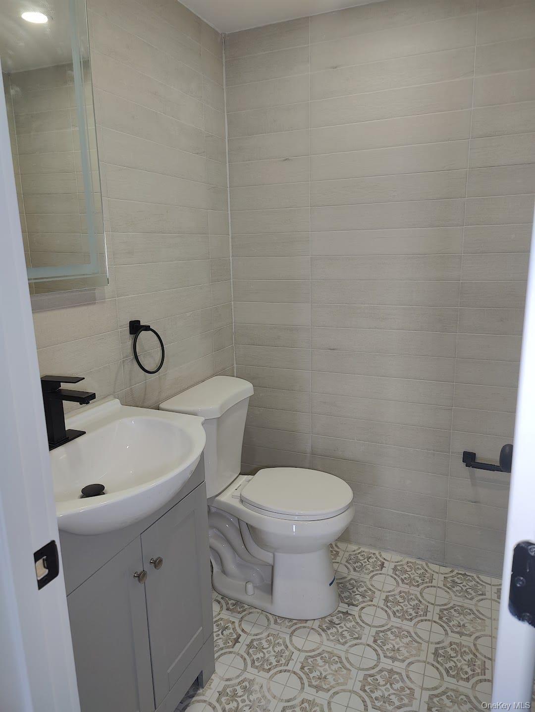 Single Family Revere Bronx, NY 10465, MLS-892740-16