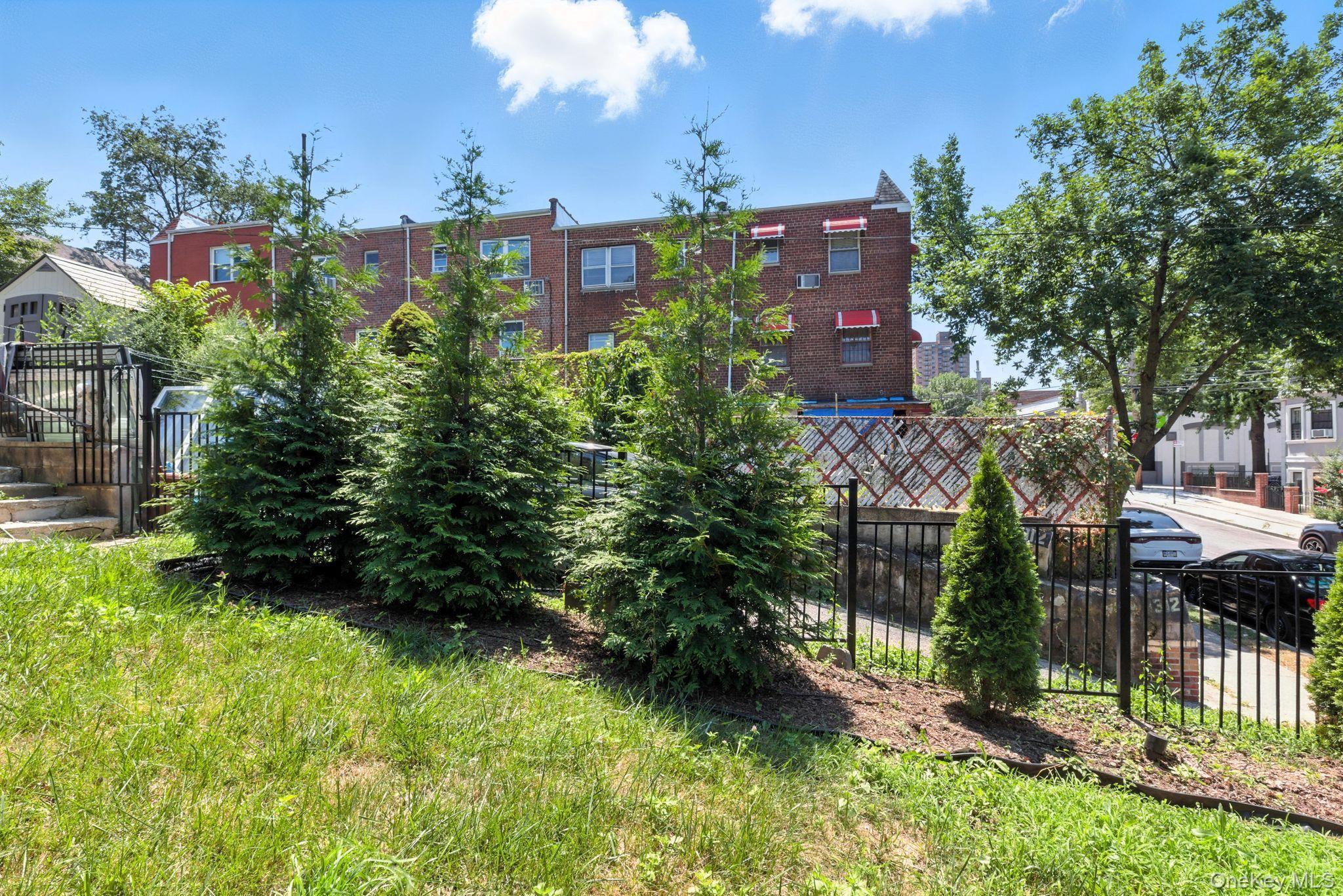 Single Family Barker Bronx, NY 10467, MLS-892768-2