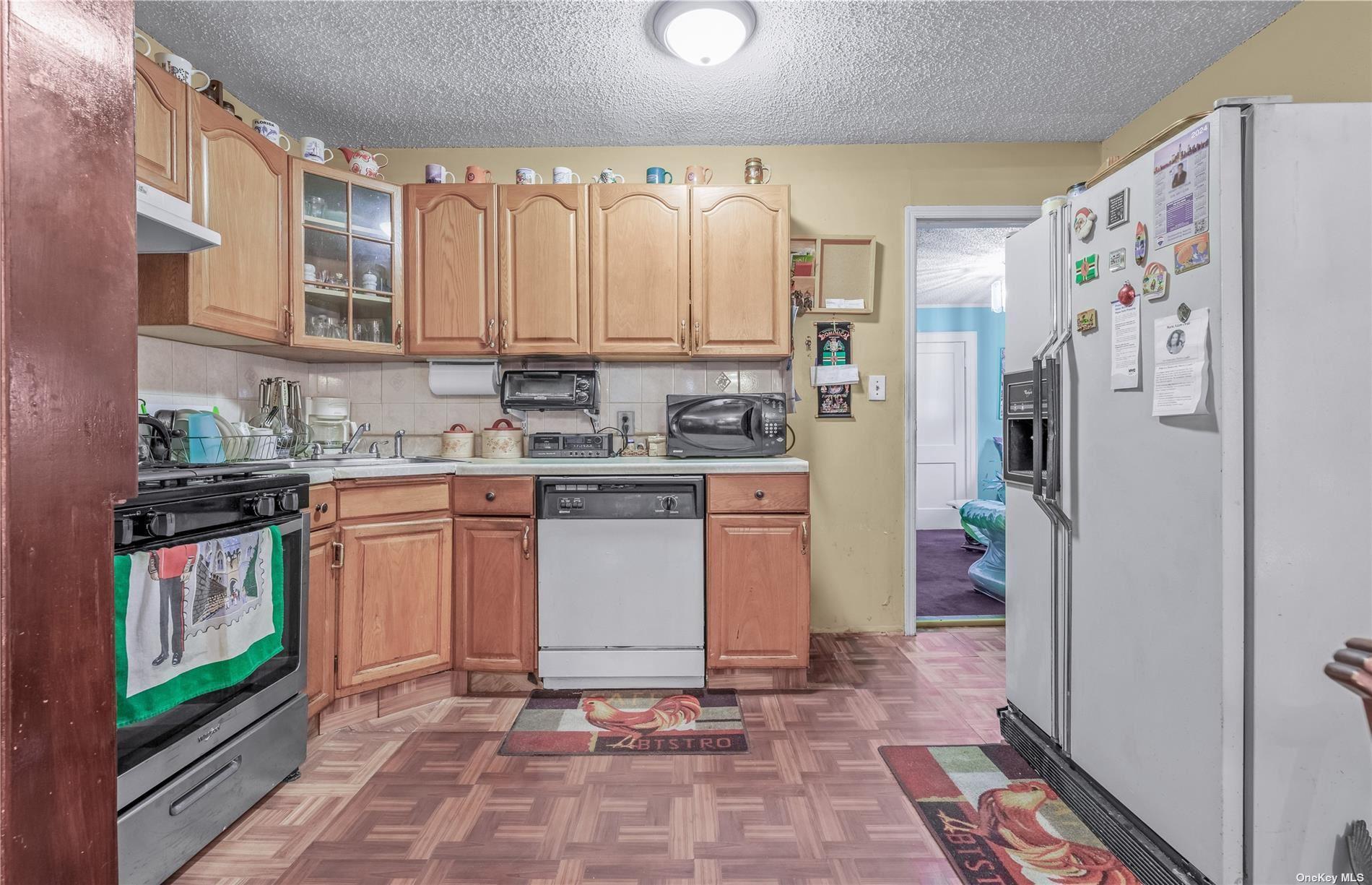 Single Family Mentone  Queens, NY 11413, MLS-892775-9