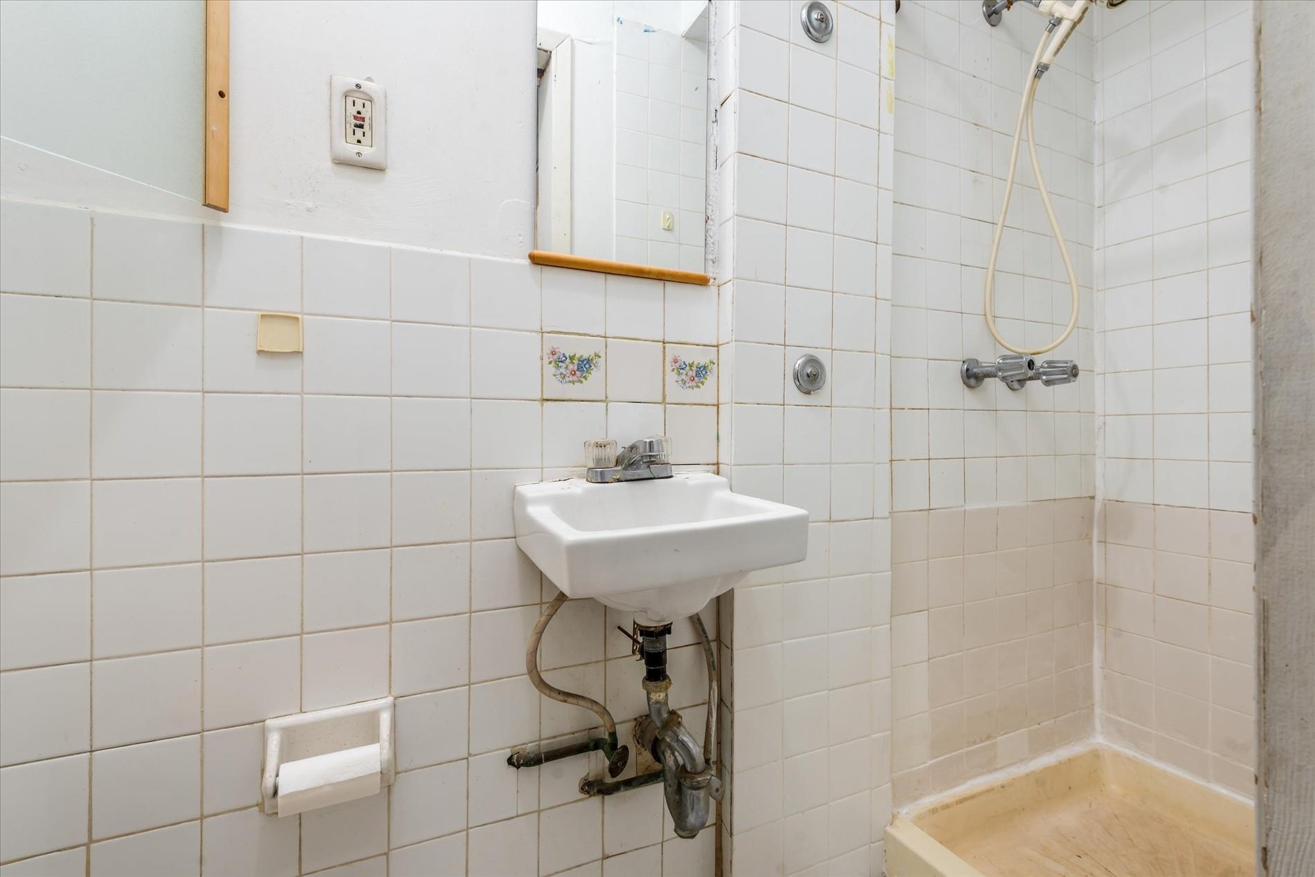 Single Family 67th Queens, NY 11374, MLS-892777-9