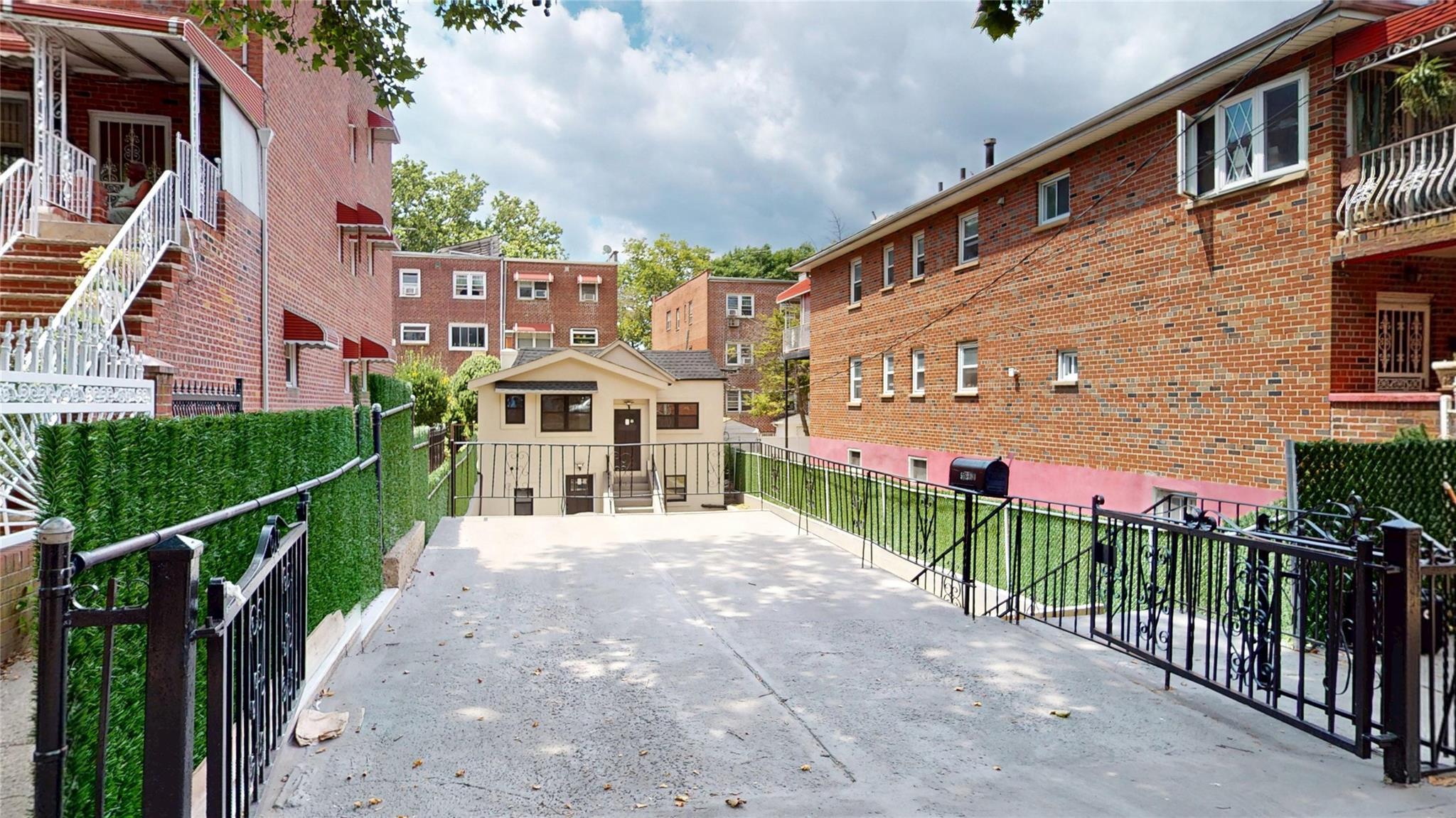 Single Family 80th  Brooklyn, NY 11236, MLS-892799-21