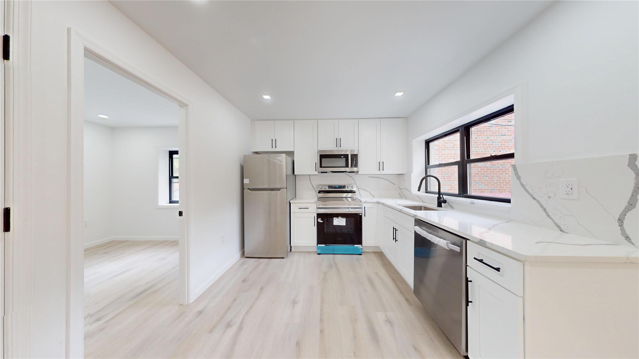 Single Family 80th  Brooklyn, NY 11236, MLS-892799-6
