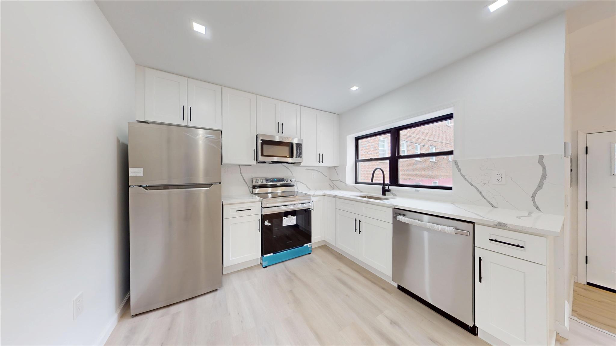 Single Family 80th  Brooklyn, NY 11236, MLS-892799-7