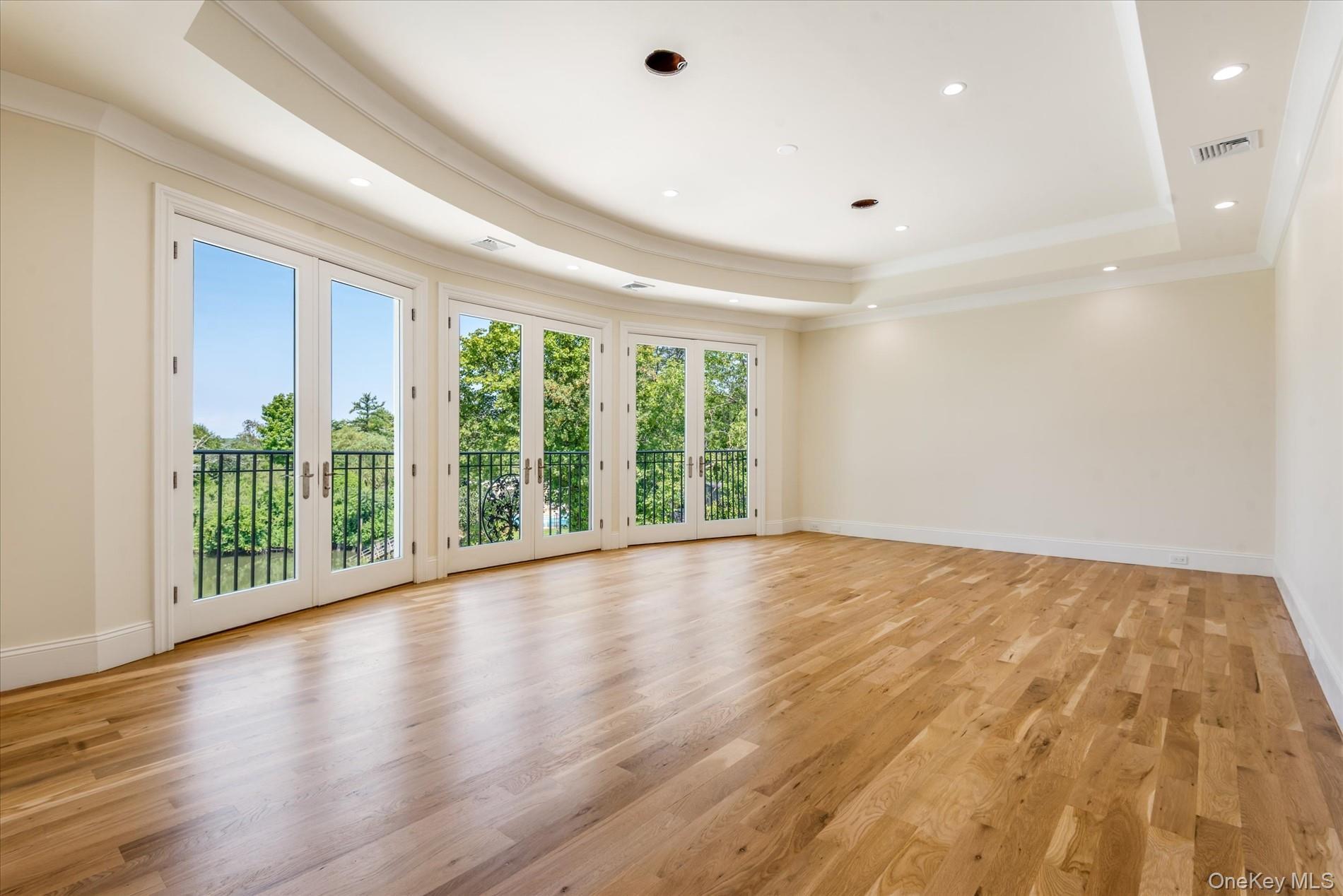 Single Family Shore Nassau County, NY 11024, MLS-892826-29