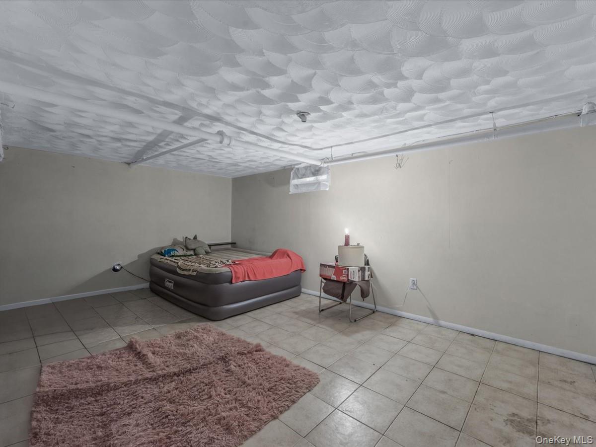 Single Family Saint Pauls Nassau County, NY 11550, MLS-892832-11